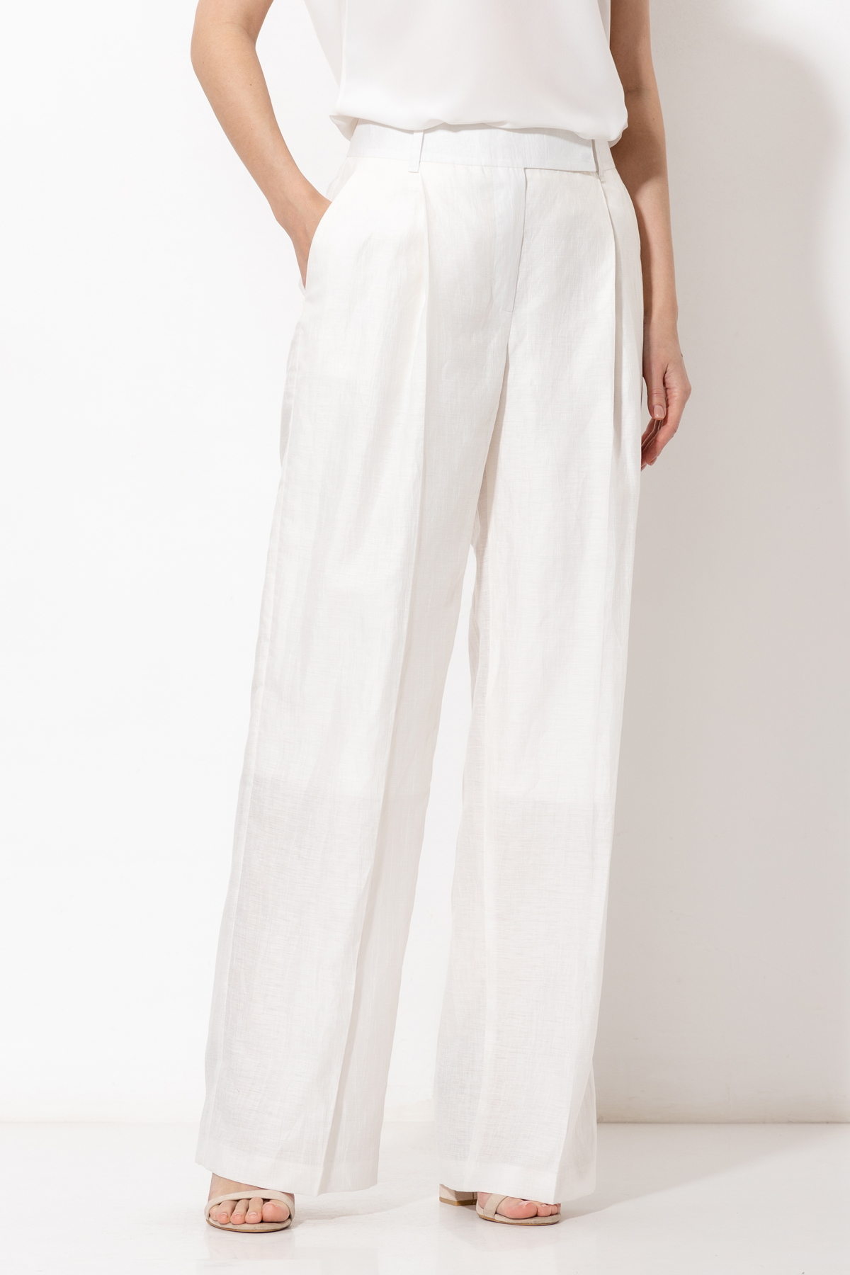 Trousers VASSA&Co, пол female, цвет white, фото №6