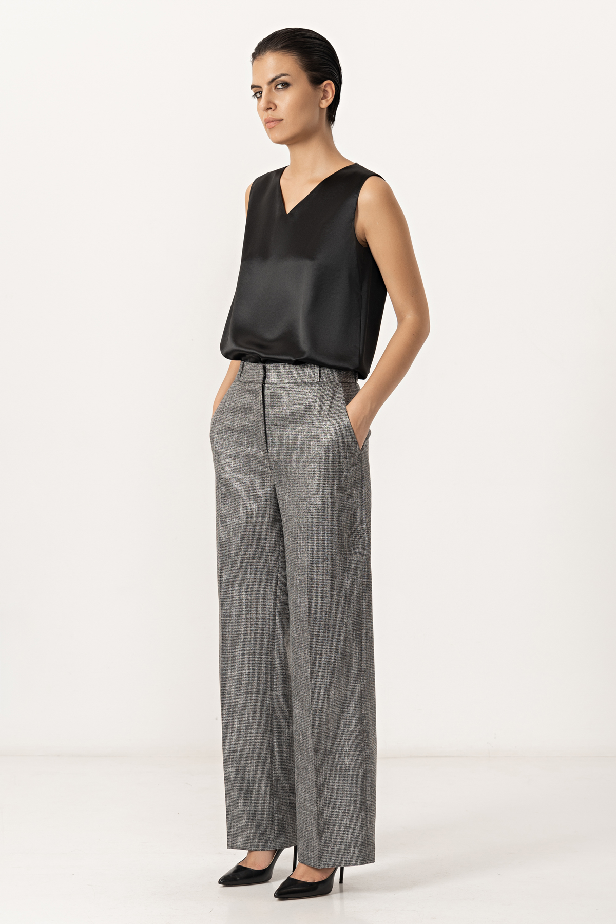 Брюки с люрексом VASSA&Co, пол женский, цвет серый, фото №2