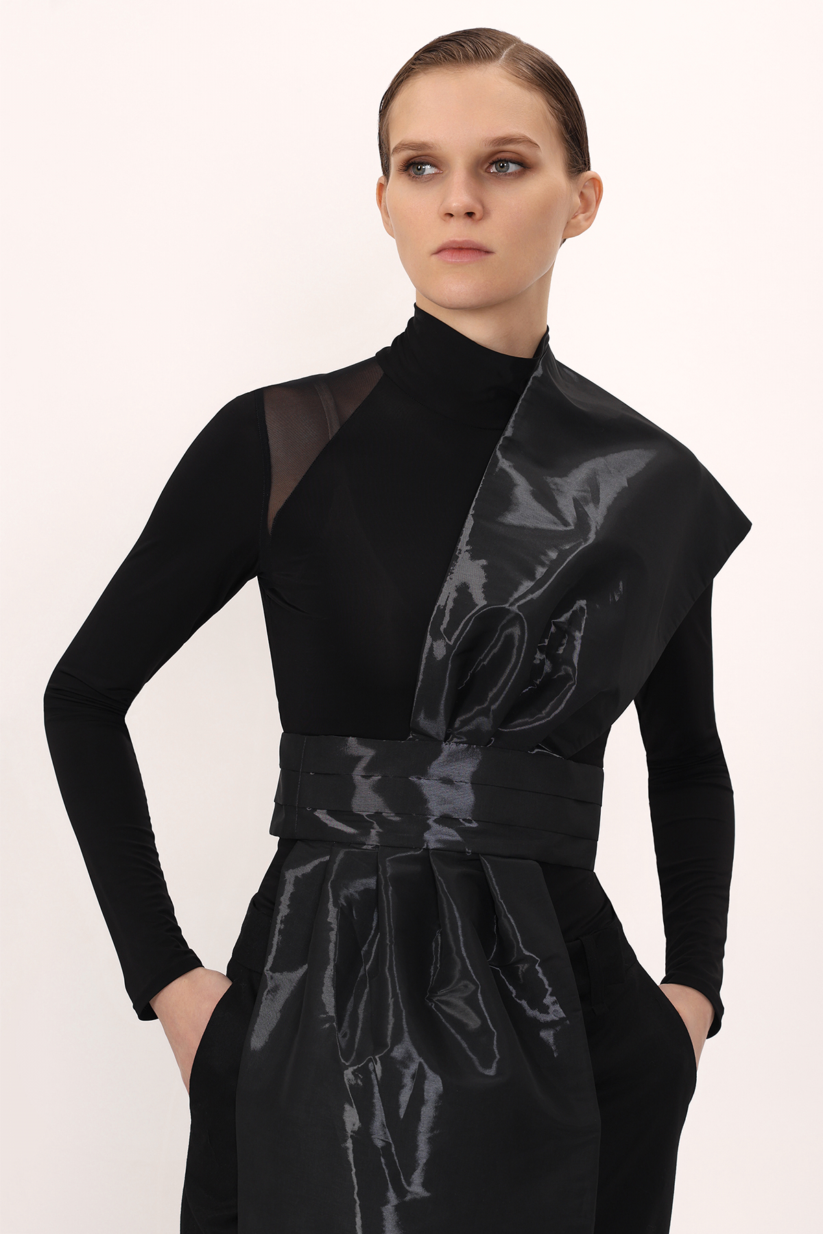 Асимметричный жилет на одно плечо VASSA&Co, пол женский, цвет черный, фото №3