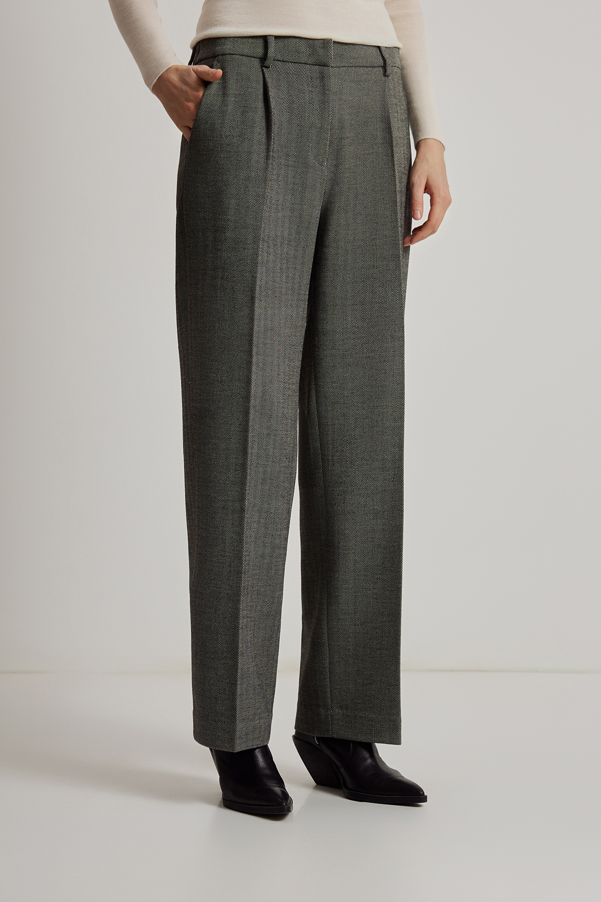 Брюки VASSA CODE, пол женский, цвет серый, фото №4