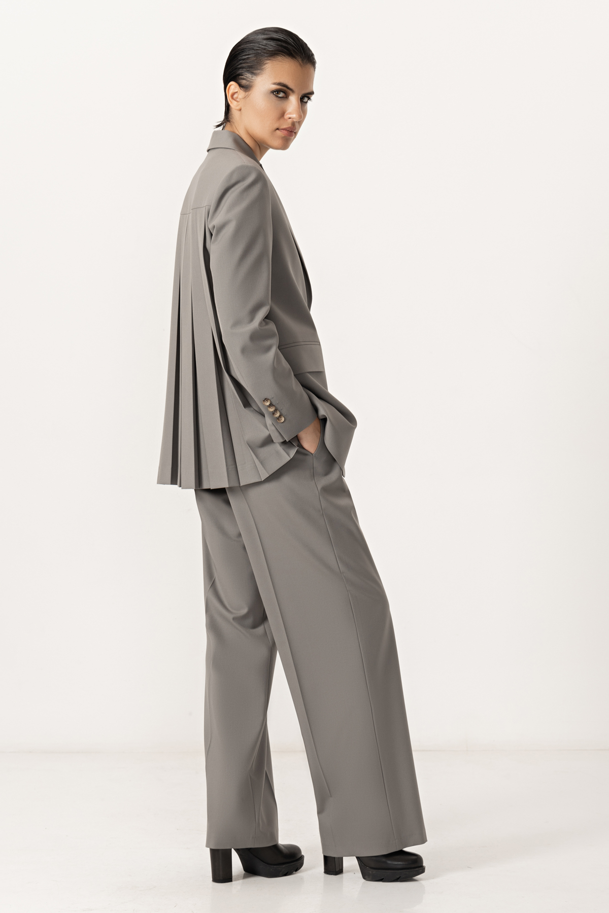 Жакет с гофрированной спинкой VASSA&Co, пол женский, цвет коричневый, фото №2