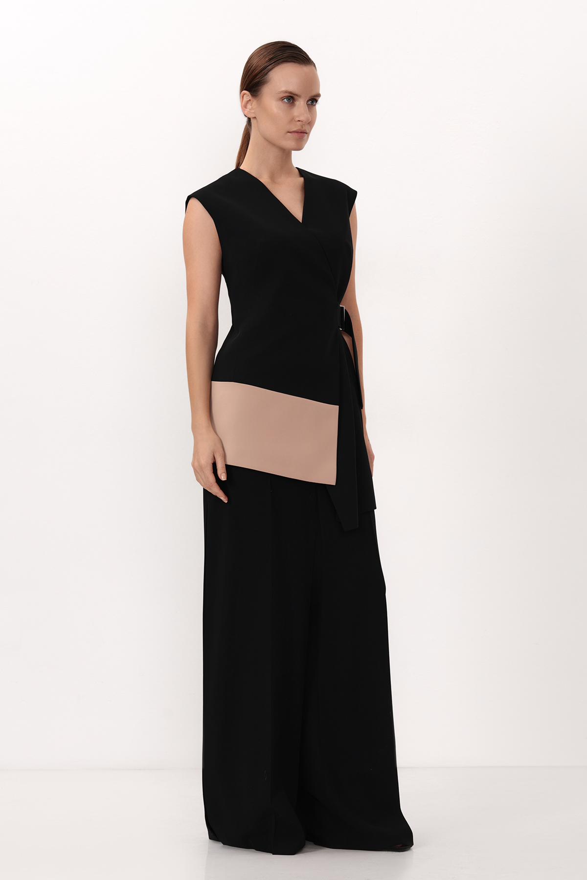 Асимметричный жилет VASSA&Co, пол женский, цвет черный, фото №2