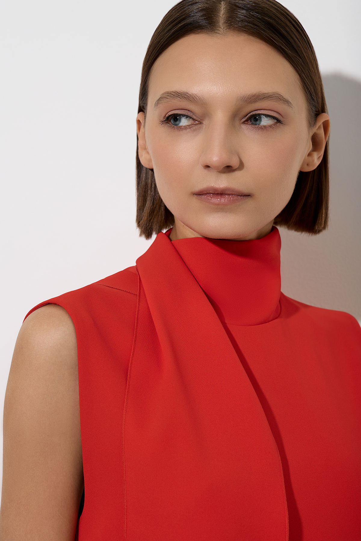 Платье с воротником-шарфом VASSA&Co, пол женский, цвет красный, фото №4