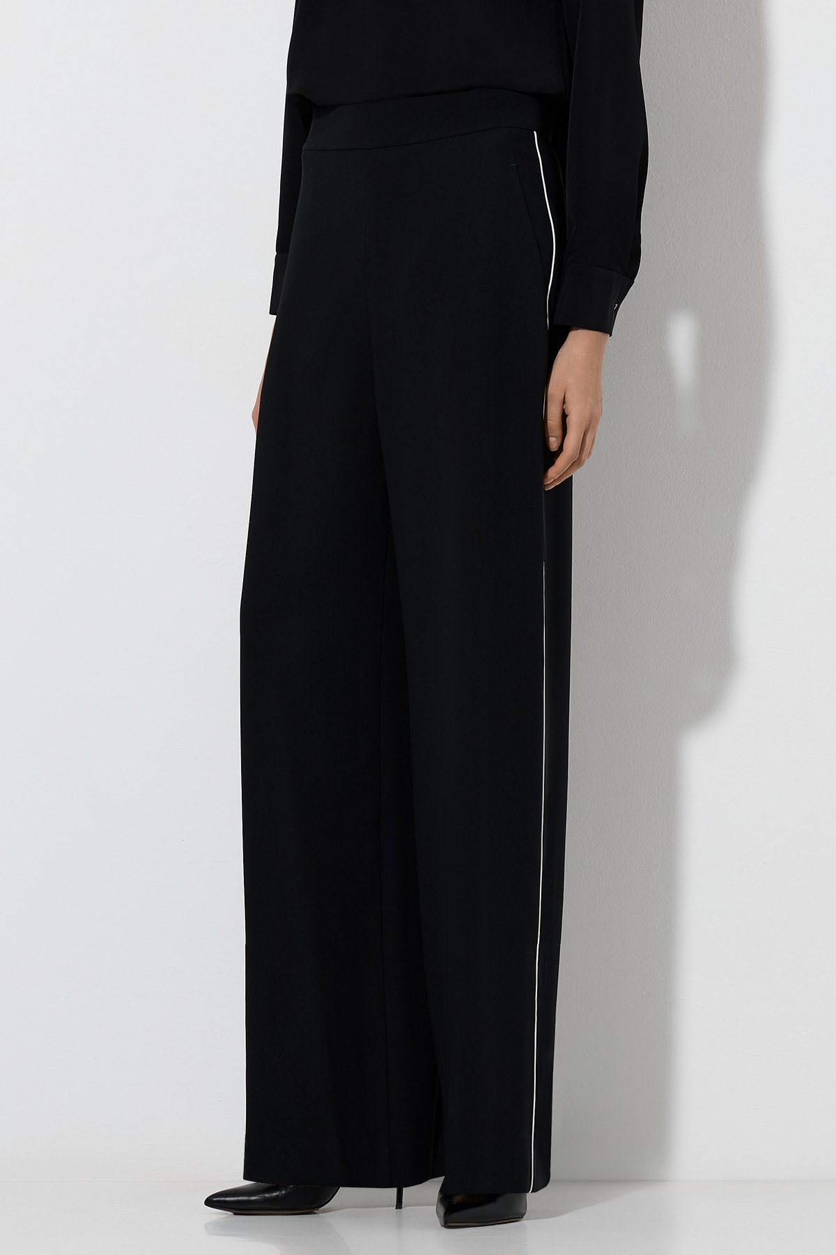 Брюки VASSA&Co, пол женский, цвет черный, фото №2