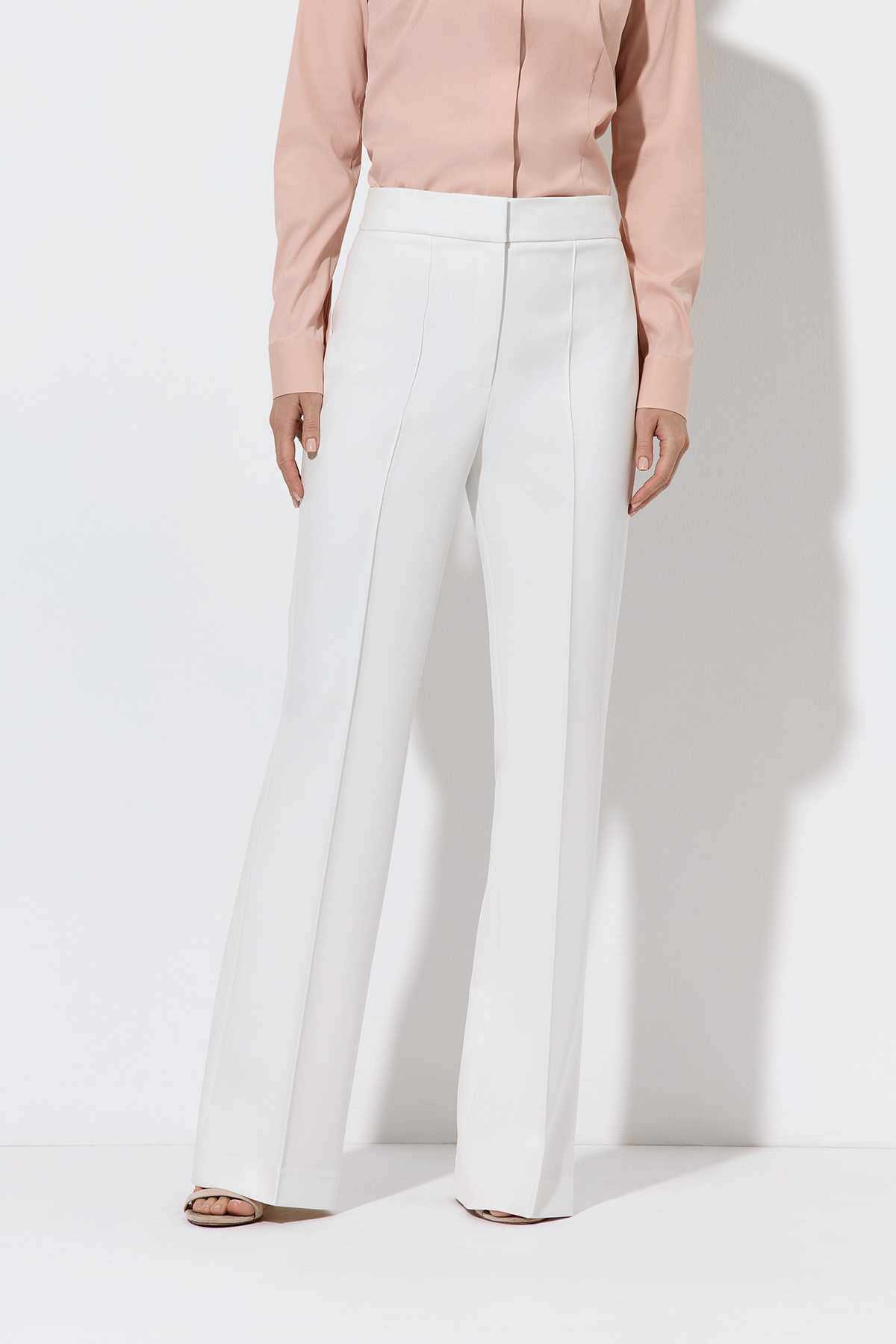 Trousers VASSA&Co, пол female, цвет white, фото №8