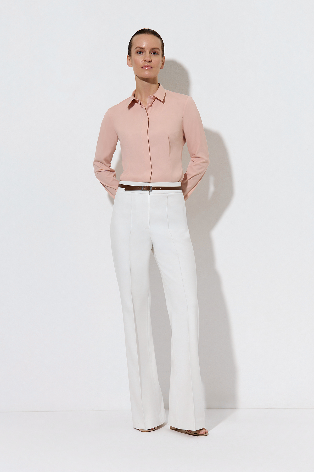 Trousers VASSA&Co, пол female, цвет white, фото №6