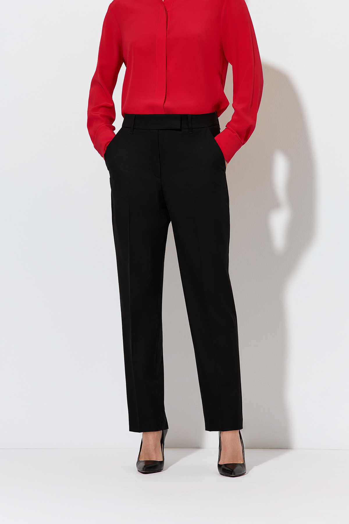 Базовые брюки VASSA&Co, пол женский, цвет черный, фото №3