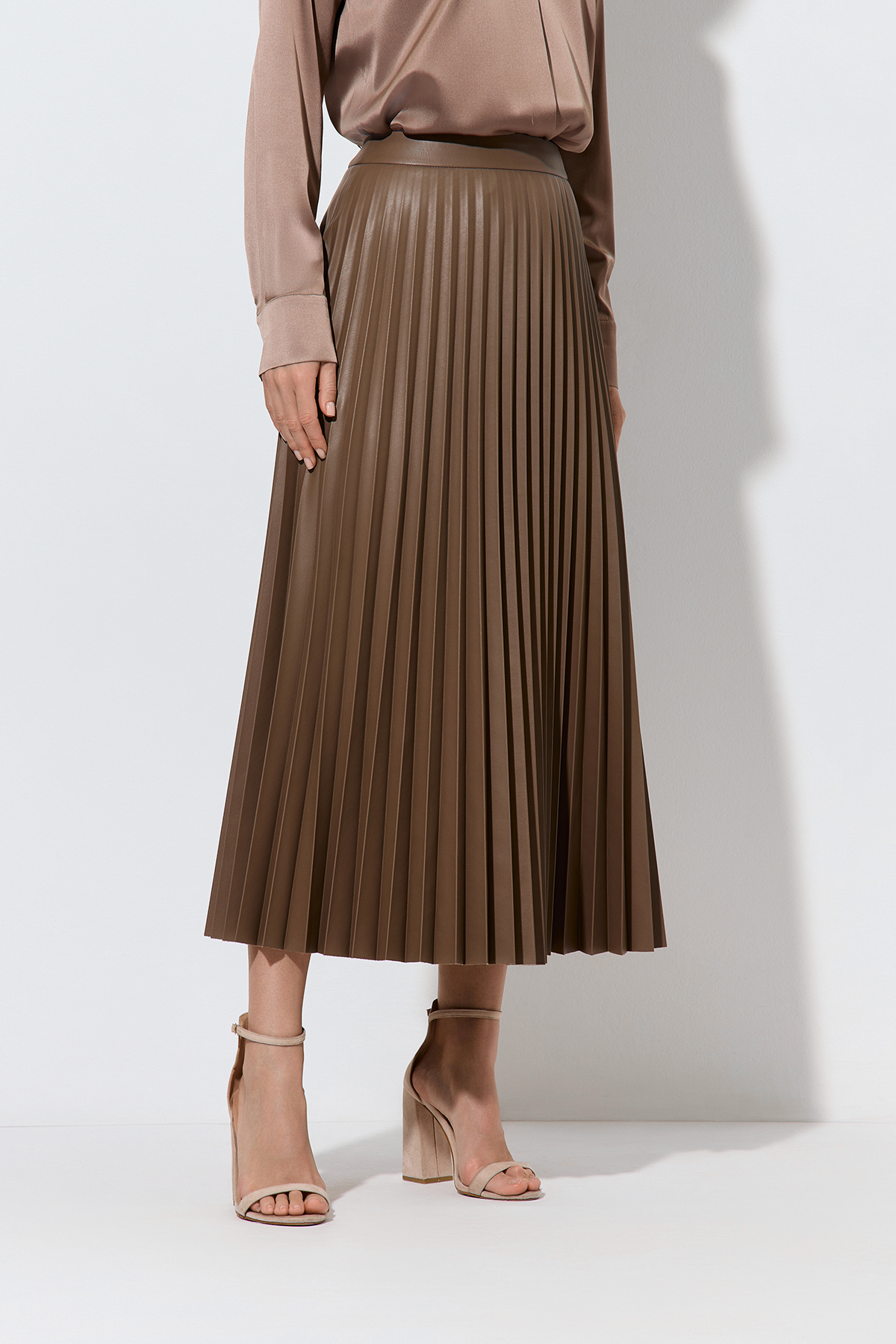 Юбка гофре из экокожи VASSA&Co, пол женский, цвет коричневый, фото №2