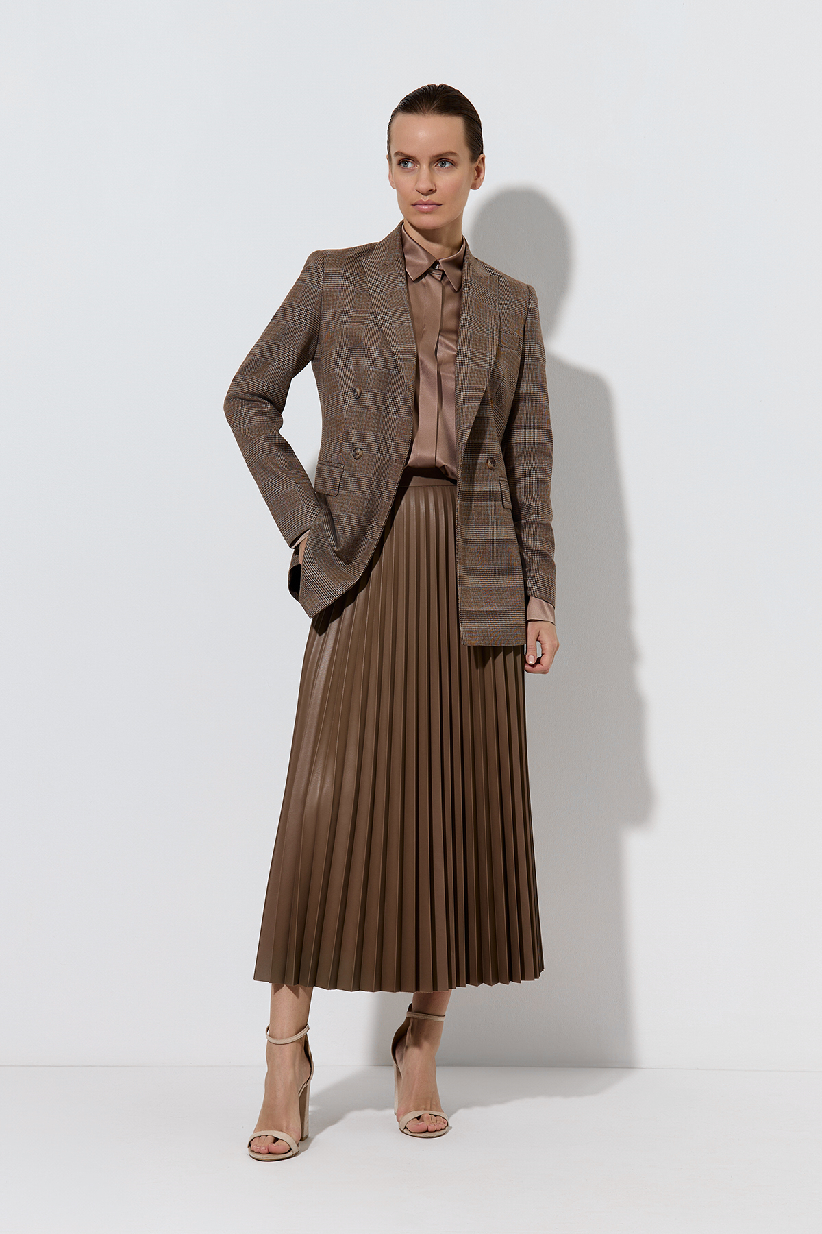 Юбка гофре из экокожи VASSA&Co, пол женский, цвет коричневый, фото №4