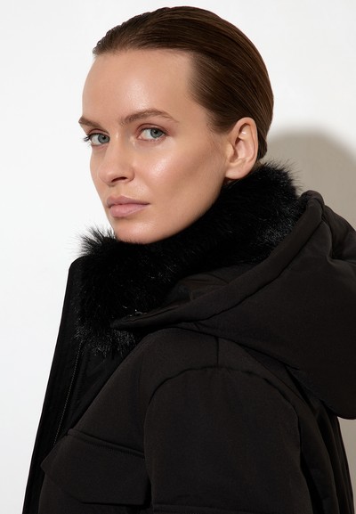 Утепленное пальто VASSA CODE, пол женский, цвет черный, фото №3