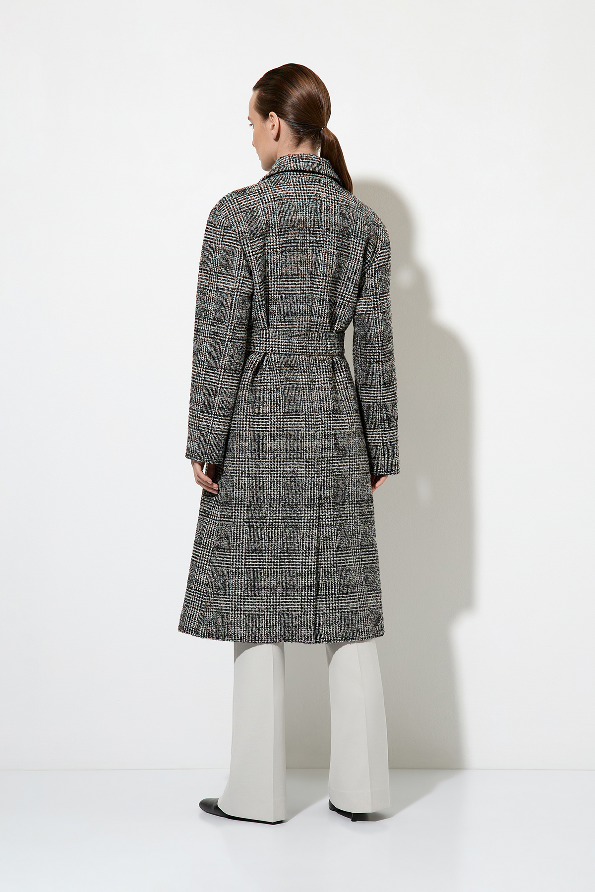 Пальто со съемной манишкой VASSA&Co, пол женский, цвет черный, фото №3