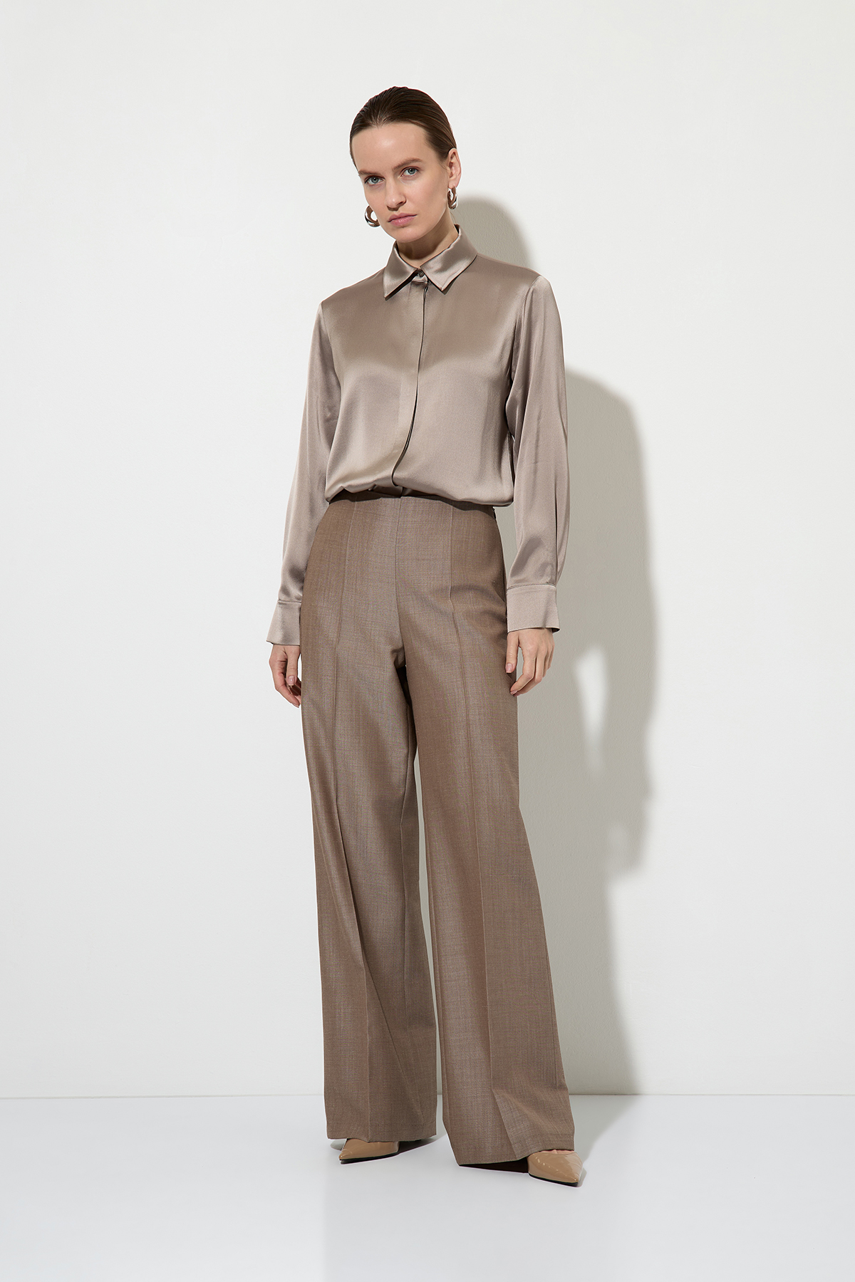 Блузка со съемным галстуком VASSA&Co, пол женский, цвет серый, фото №3