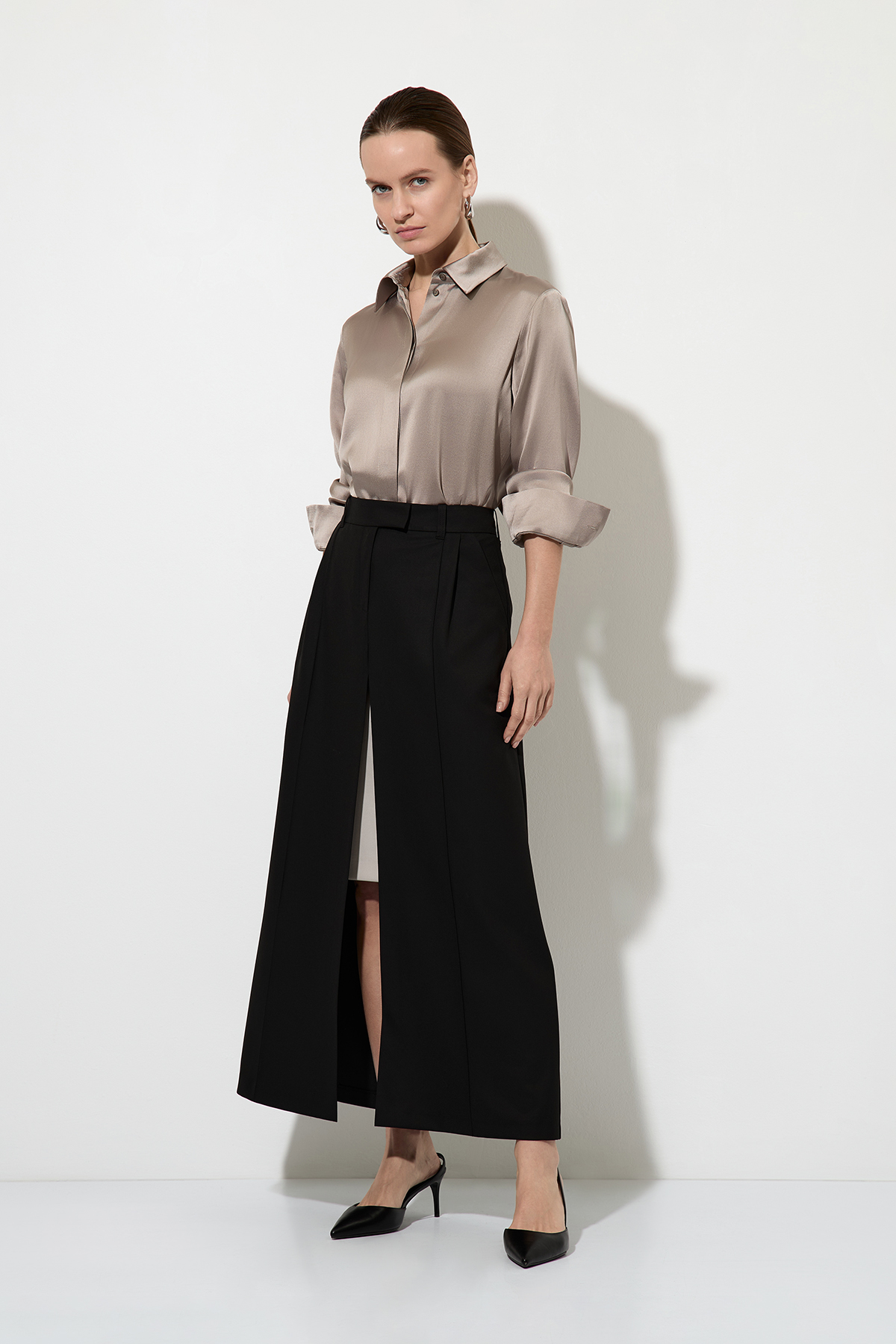 Блузка со съемным галстуком VASSA&Co, пол женский, цвет серый, фото №4