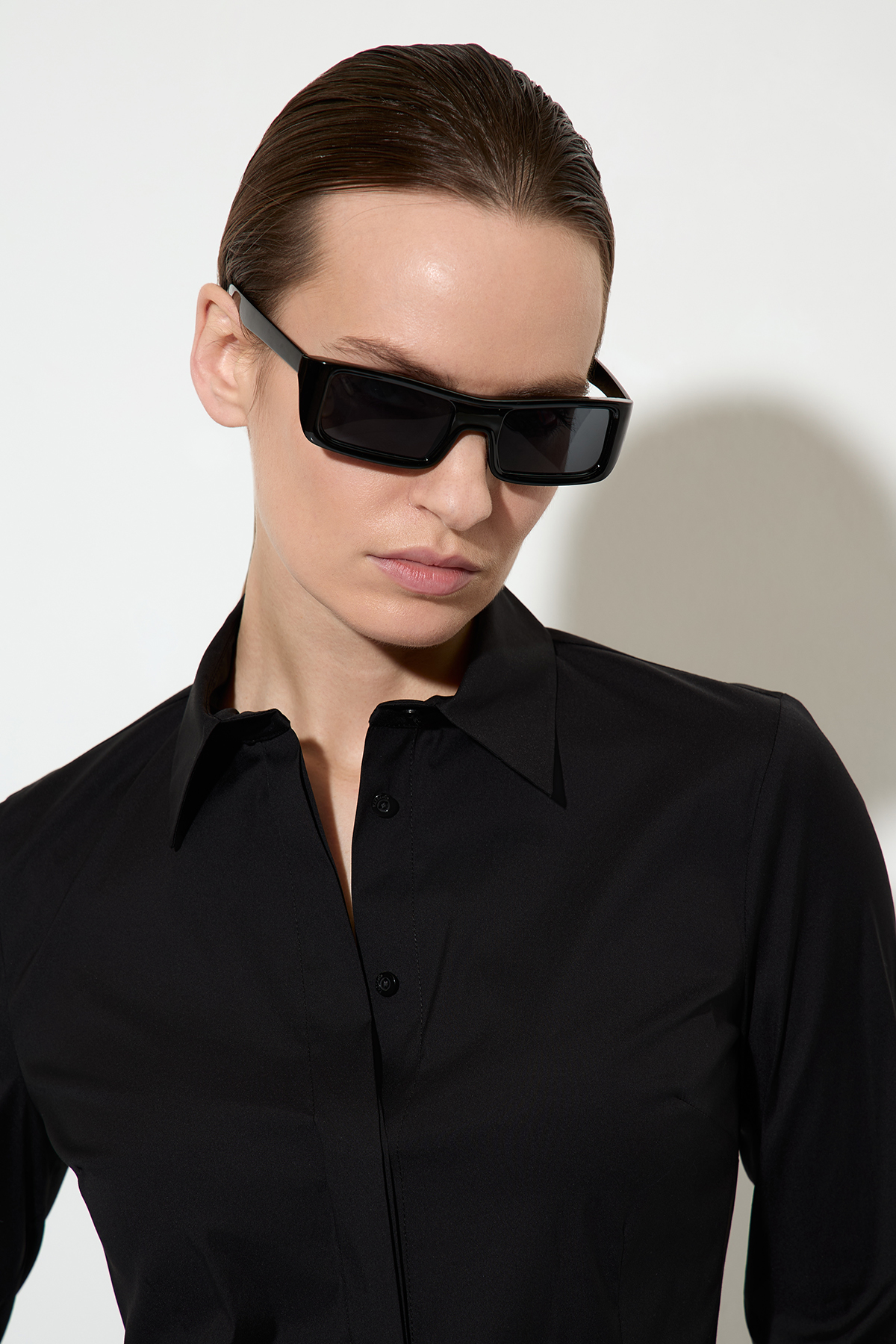 Рубашка черная VASSA&Co, пол женский, цвет черный, фото №2