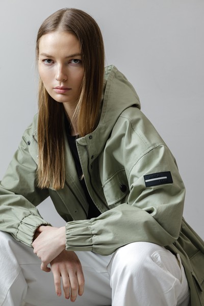 Ветровка из хлопка VASSA CODE, пол женский, цвет зеленый, фото №2