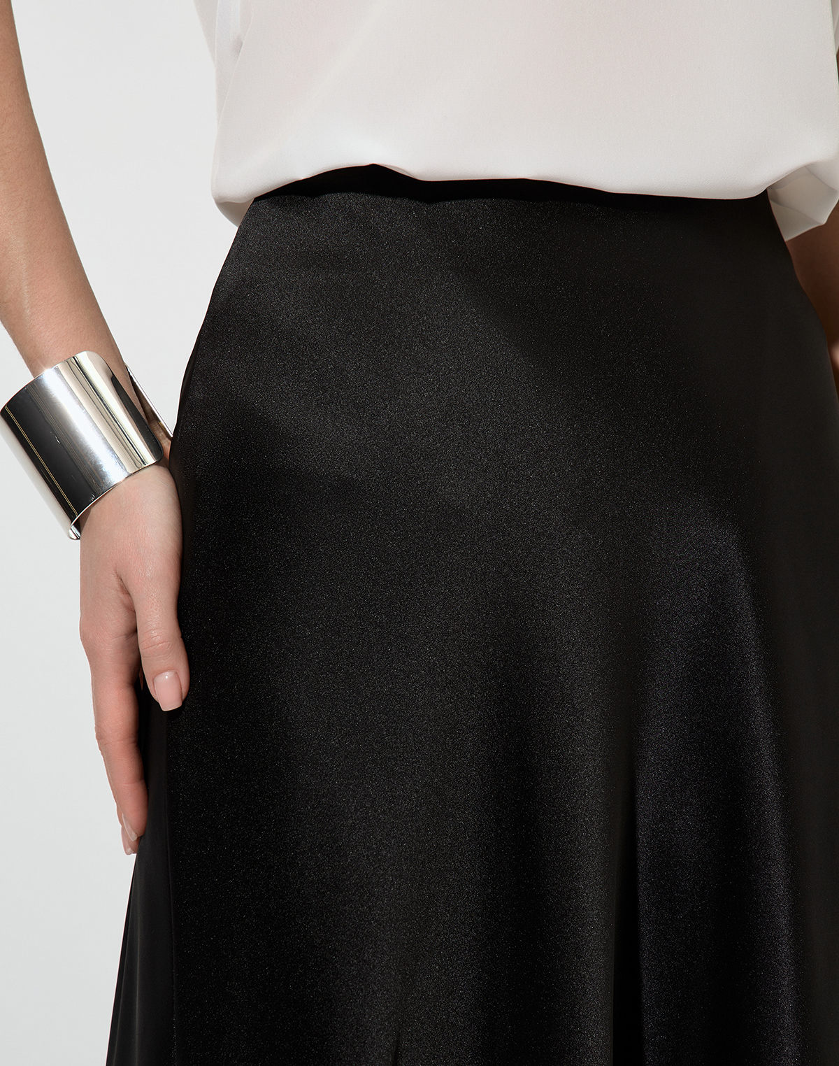 Юбка из атласного материала VASSA&Co, пол женский, цвет черный, фото №4