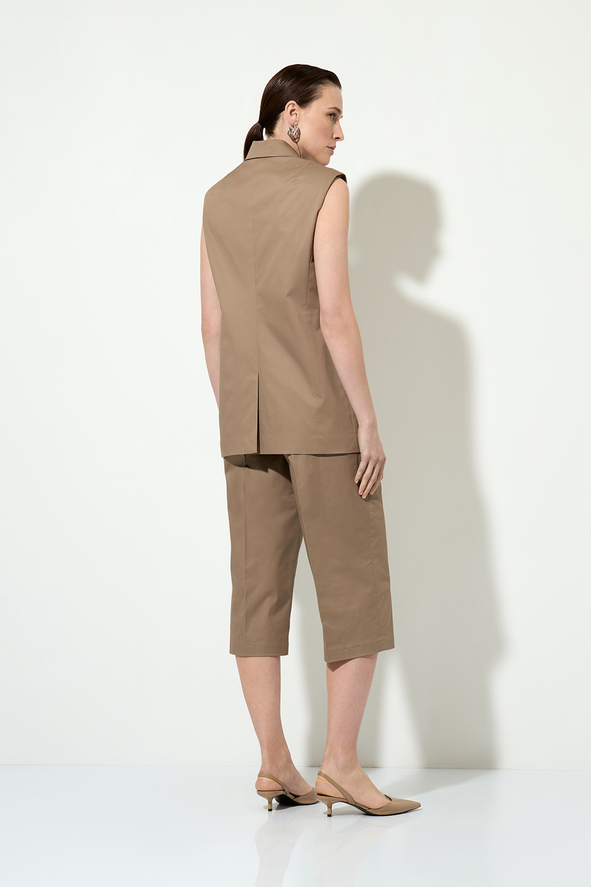 Двубортный жакет без рукавов VASSA&Co, пол женский, цвет коричневый, фото №3