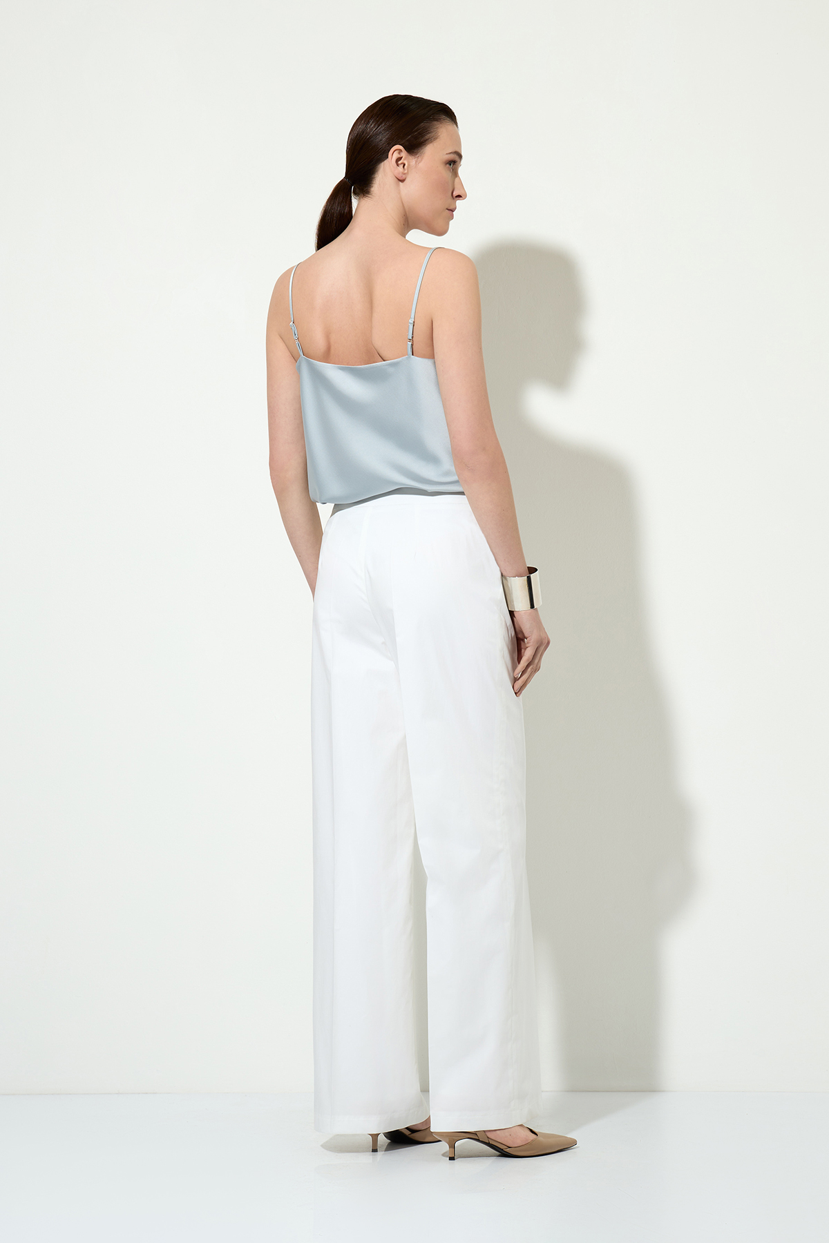 Trousers VASSA&Co, пол female, цвет white, фото №4
