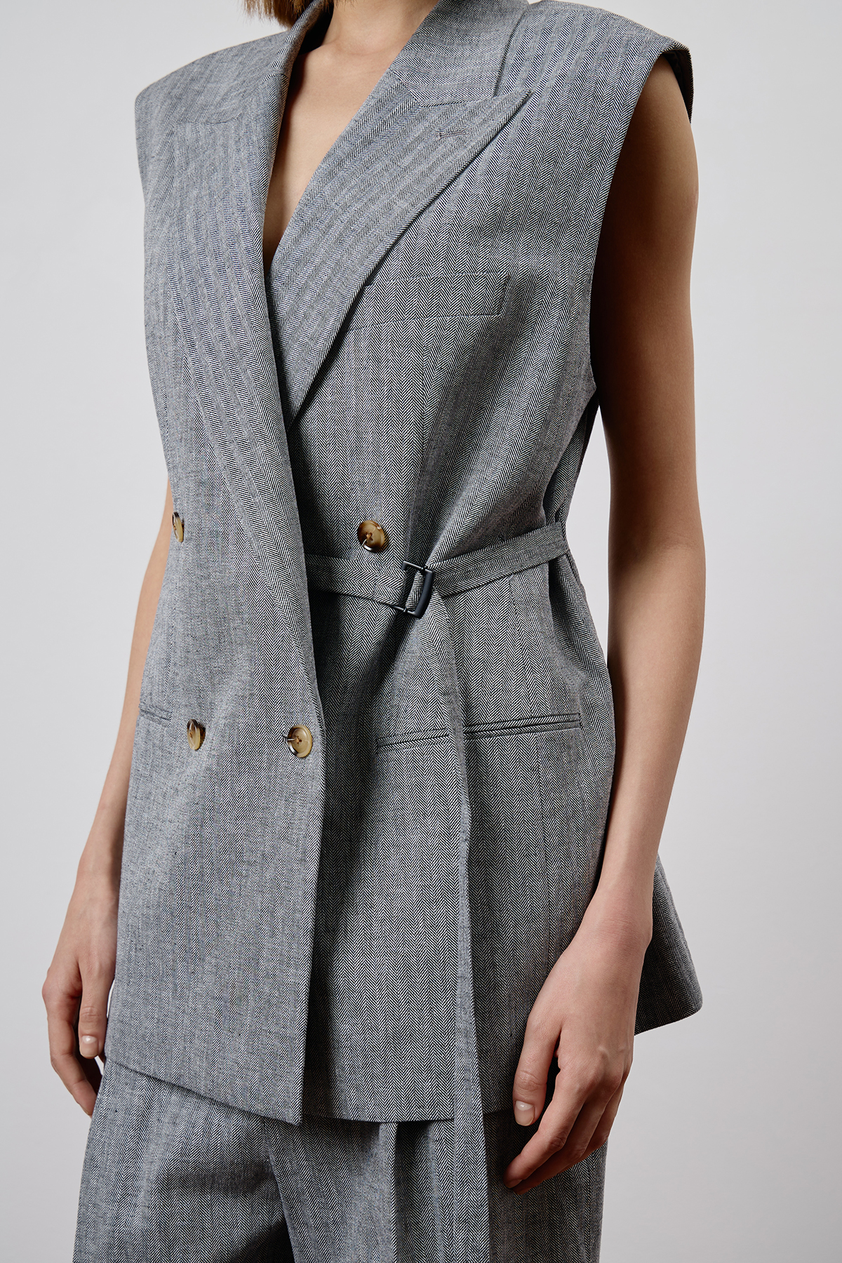 Жилет с асимметричным запахом VASSA CODE, пол female, цвет серый, фото №2