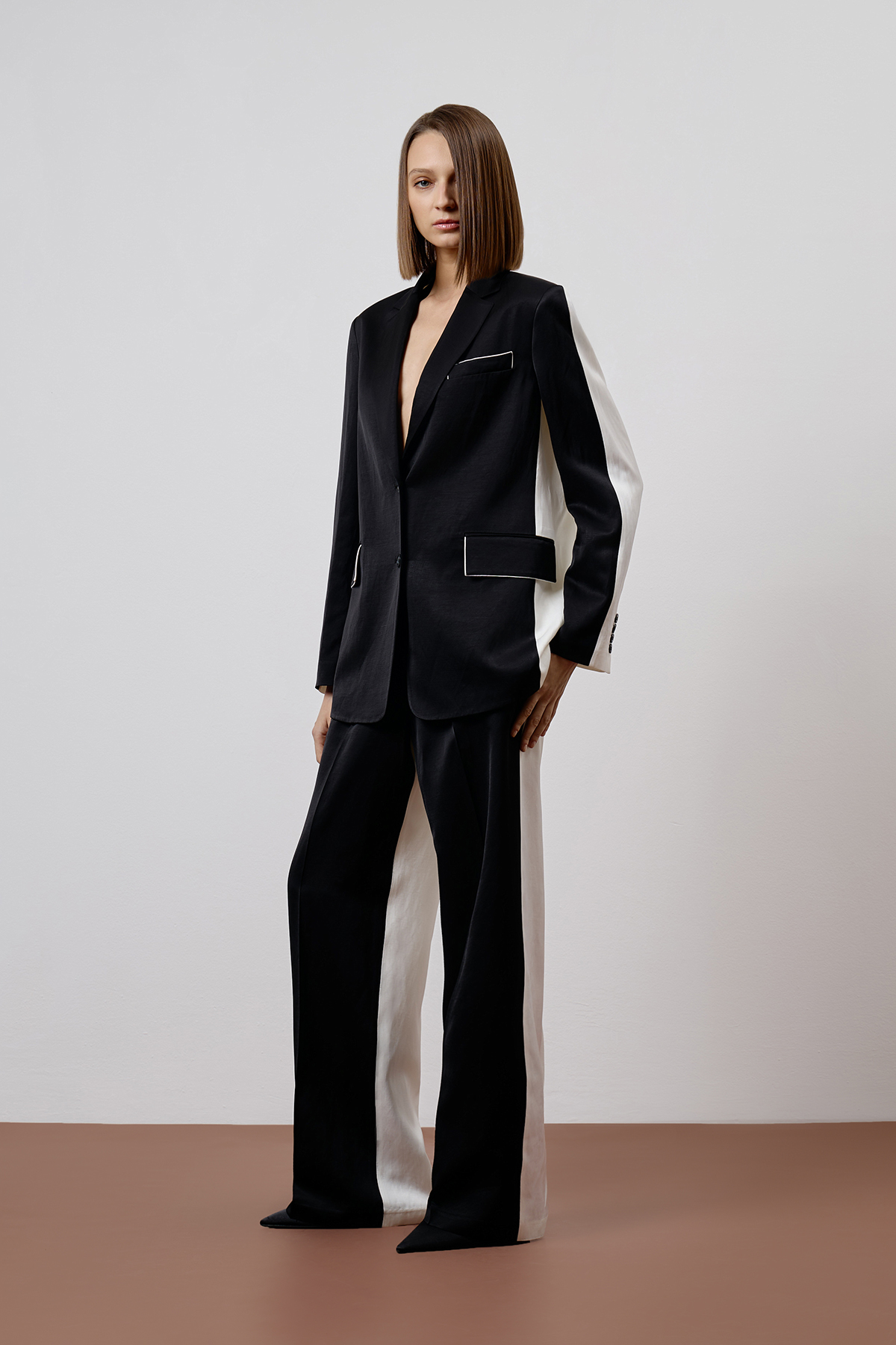 Жакет с контрастными деталями VASSA CODE, пол женский, цвет черный, фото №4