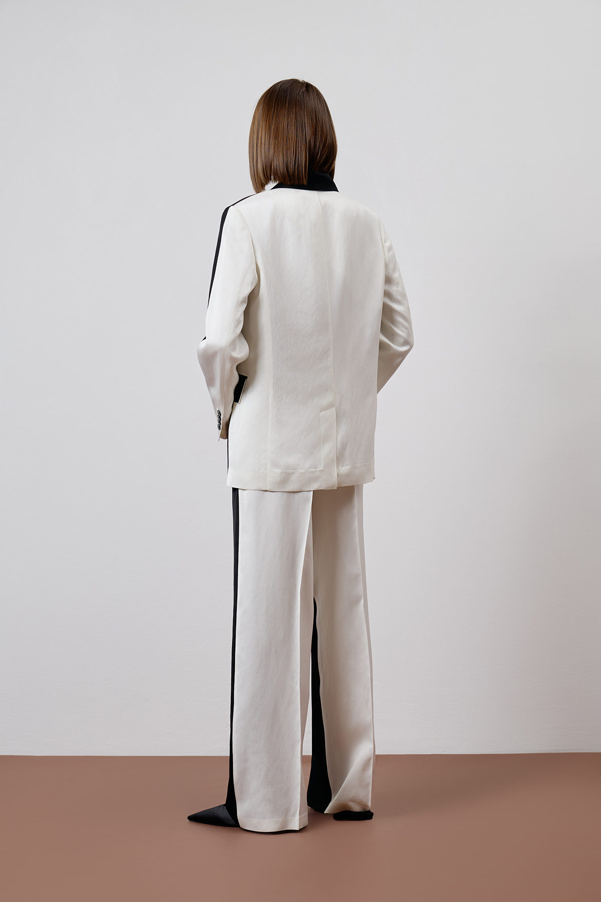 Брюки с контрастными полосами VASSA CODE, пол female, цвет black, фото №4