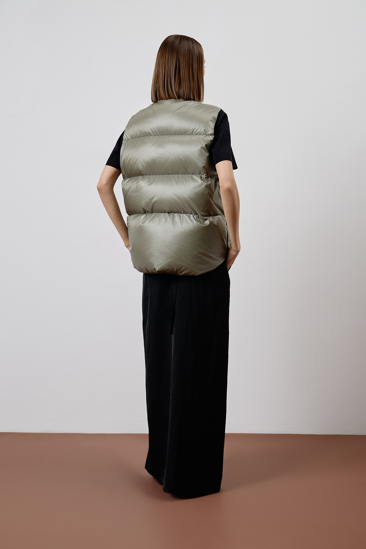 Жилет с боковыми молниями VASSA CODE, пол женский, цвет зеленый, фото №3