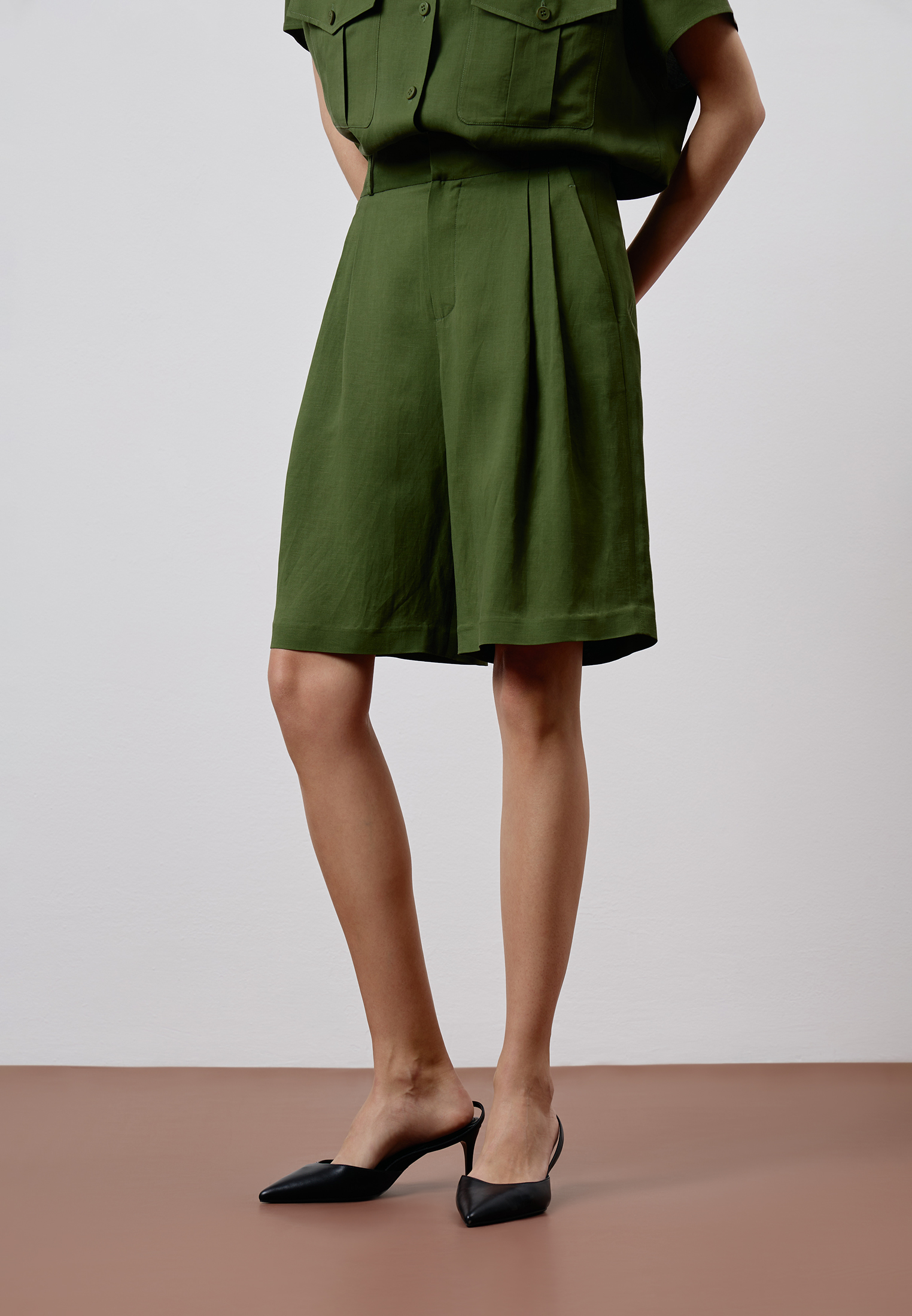 Шорты VASSA CODE, пол женский, цвет зеленый, фото №2