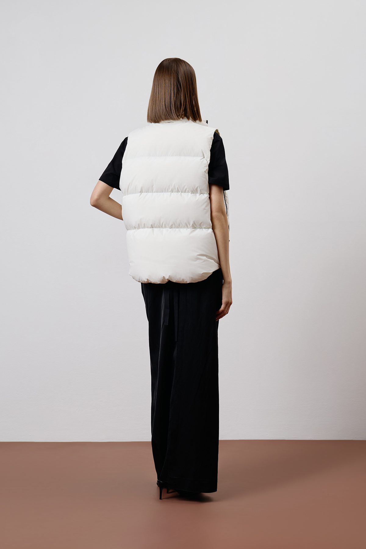 Жилет с боковыми молниями VASSA CODE, пол женский, цвет белый, фото №3