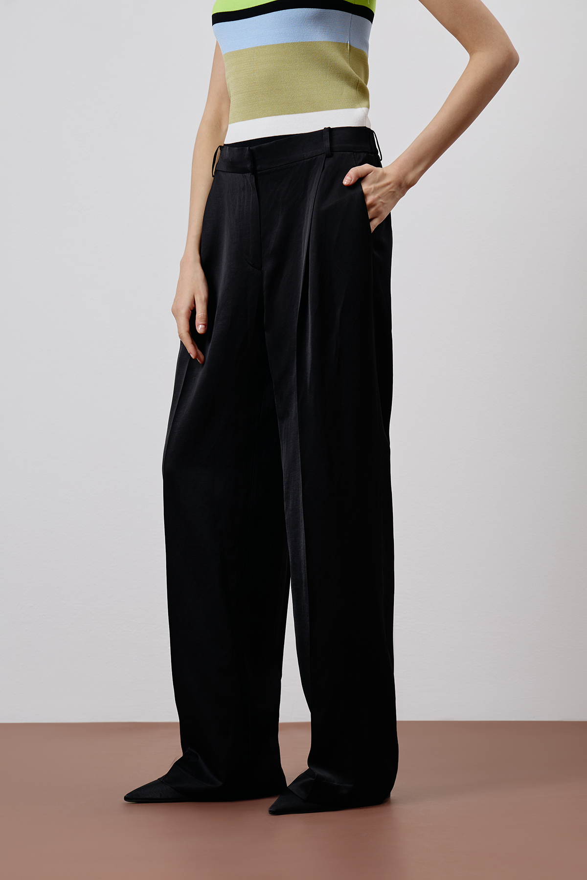 Брюки черные VASSA CODE, пол female, цвет black, фото №2