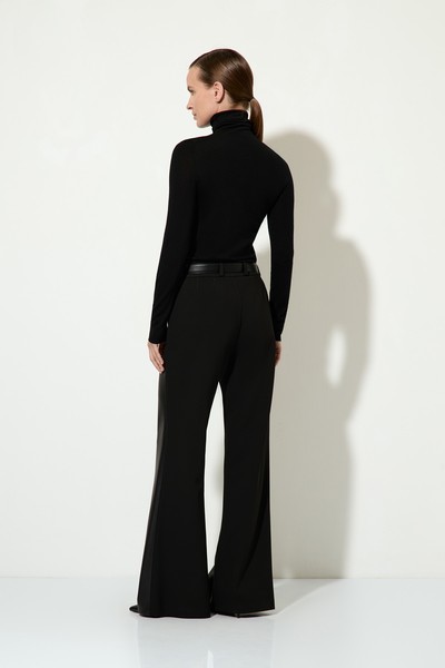 Широкие брюки со вставками из экокожи VASSA&Co, пол женский, цвет черный, фото №4