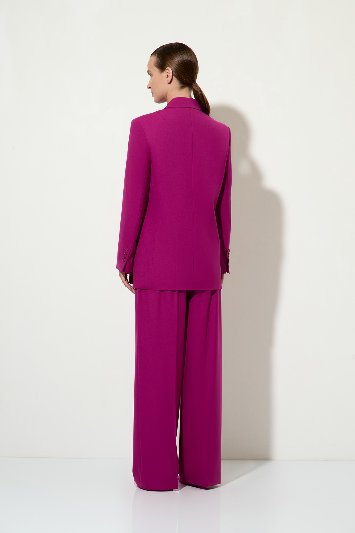 Однобортный жакет в оттенке темная фуксия VASSA&Co, пол женский, цвет фиолетовый, фото №4