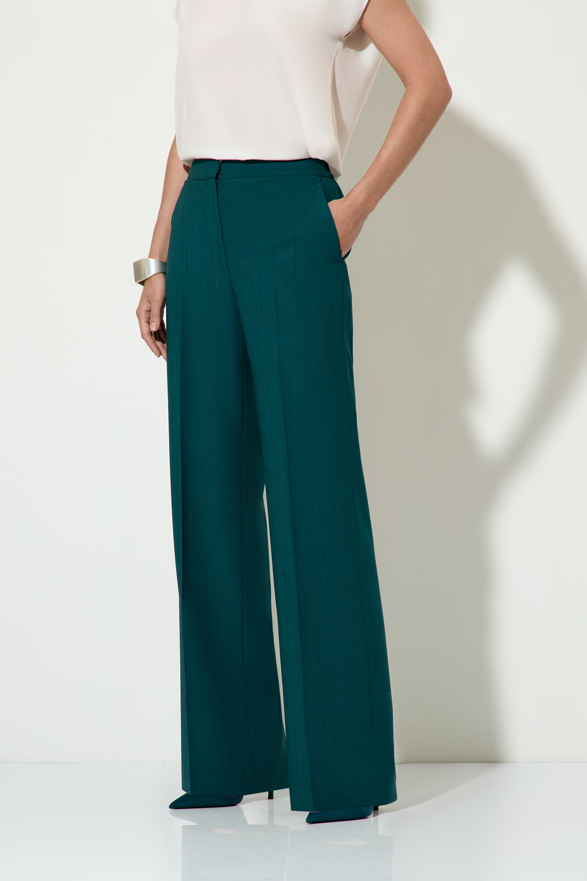 Брюки прямого кроя VASSA&Co, пол женский, цвет зеленый, фото №3