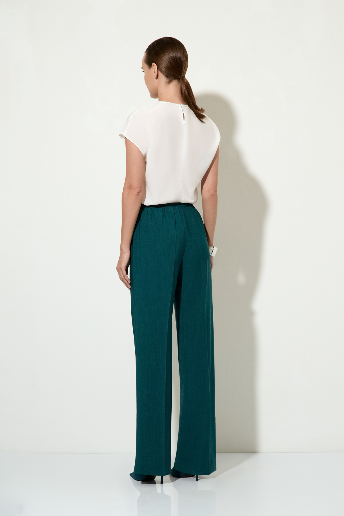 Брюки прямого кроя VASSA&Co, пол женский, цвет зеленый, фото №4