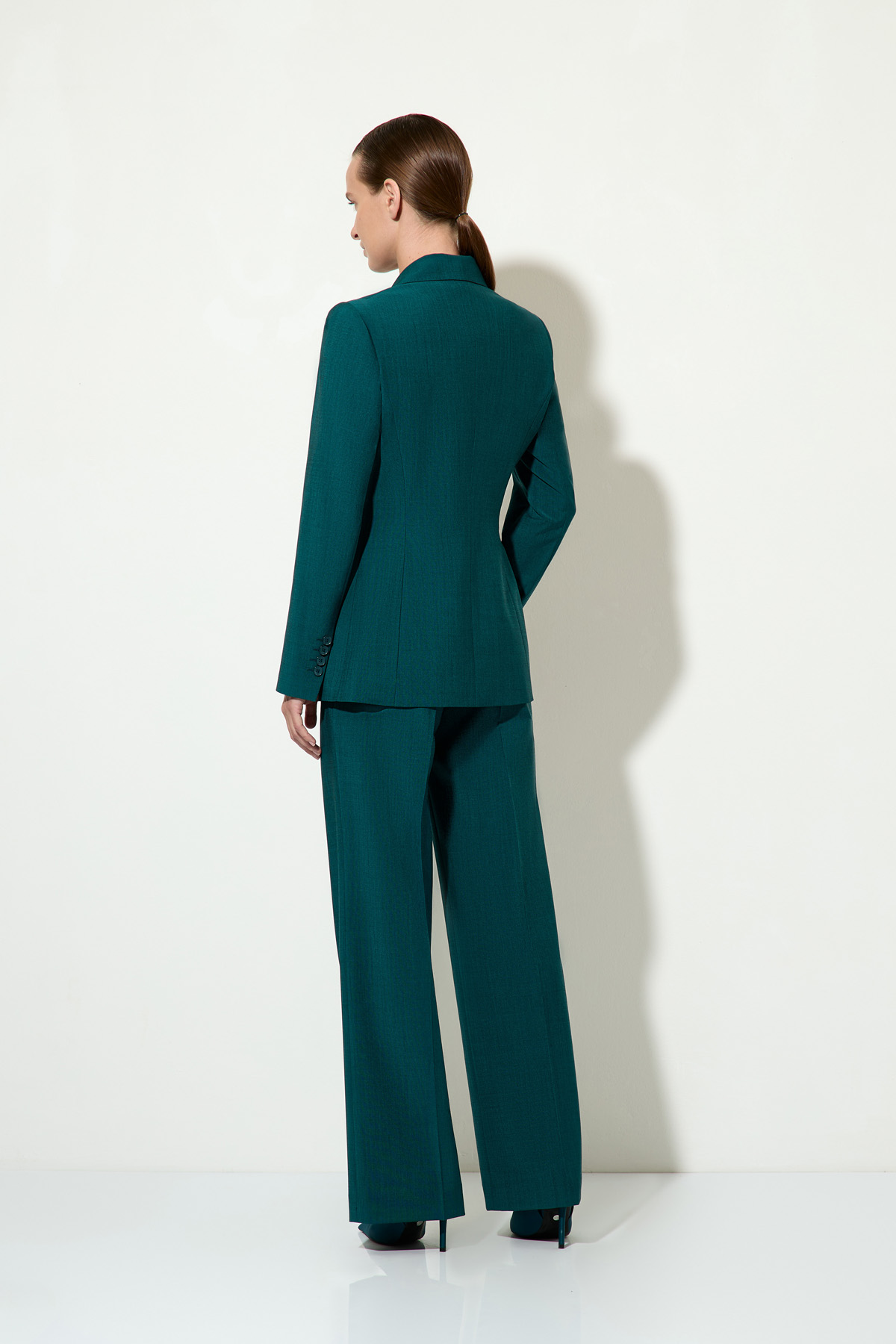 Однобортный жакет приталенного силуэта VASSA&Co, пол женский, цвет зеленый, фото №6