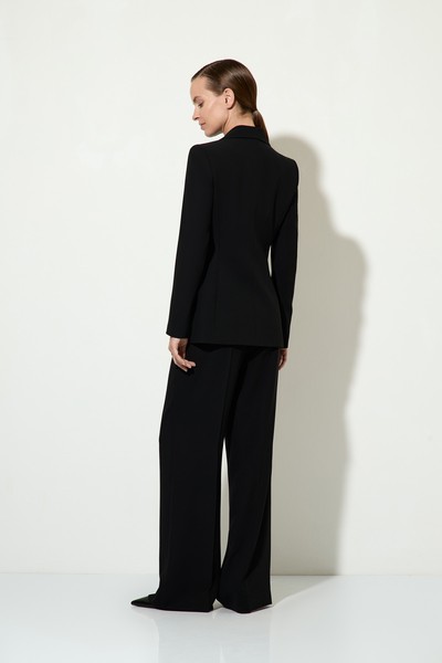 Однобортный жакет приталенного силуэта VASSA&Co, пол женский, цвет черный, фото №5
