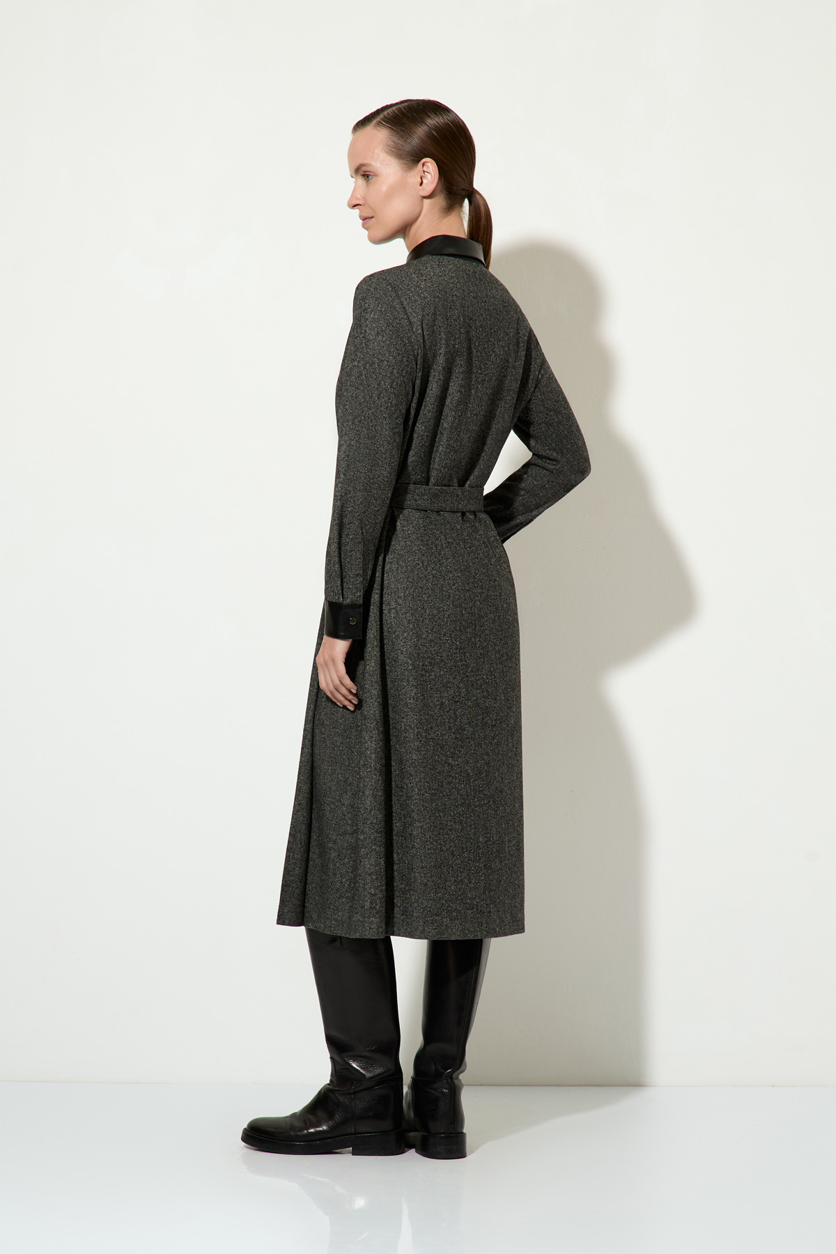 Платье из шерсти и вискозы VASSA&Co, пол женский, цвет серый, фото №4