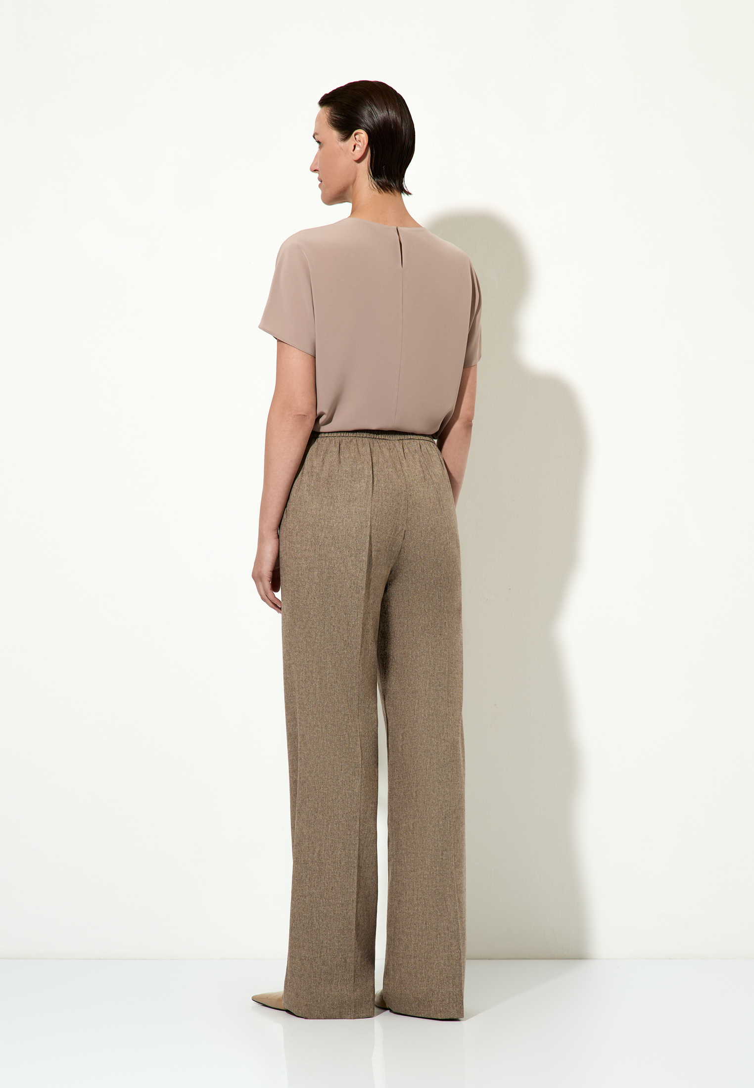 Брюки прямого кроя из полушерсти VASSA&Co, пол female, цвет brown, фото №3