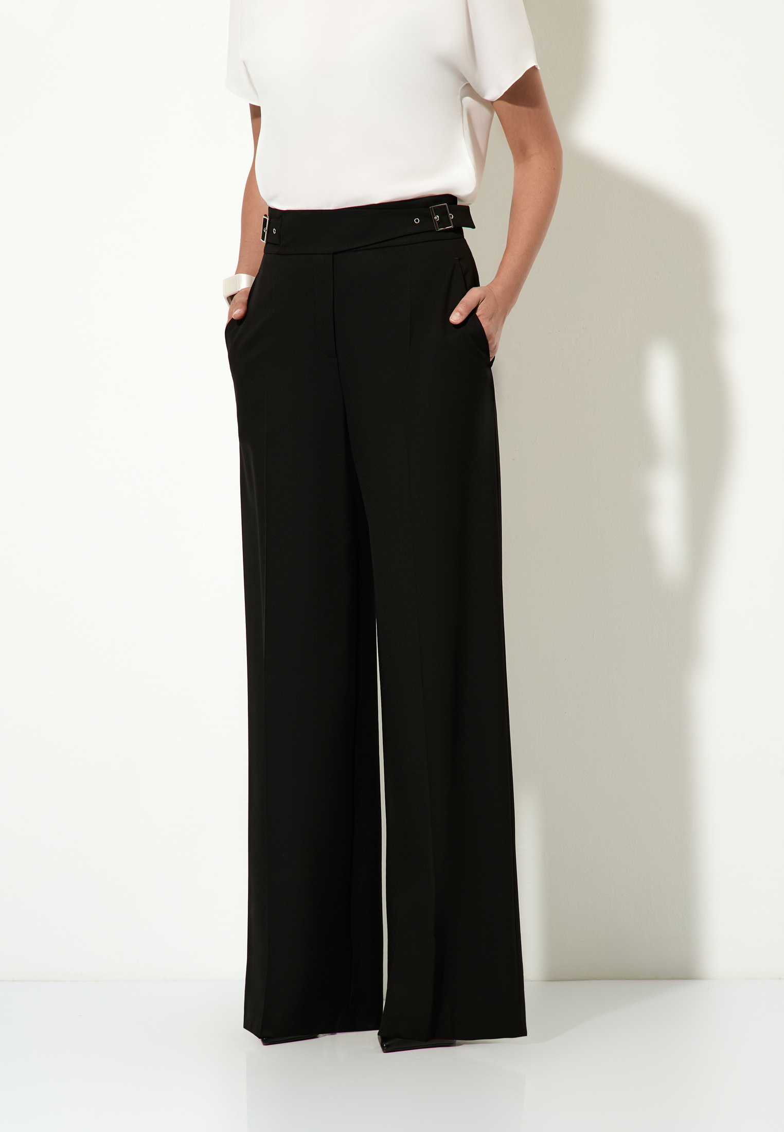 Trousers VASSA&Co, пол female, цвет black, фото №2