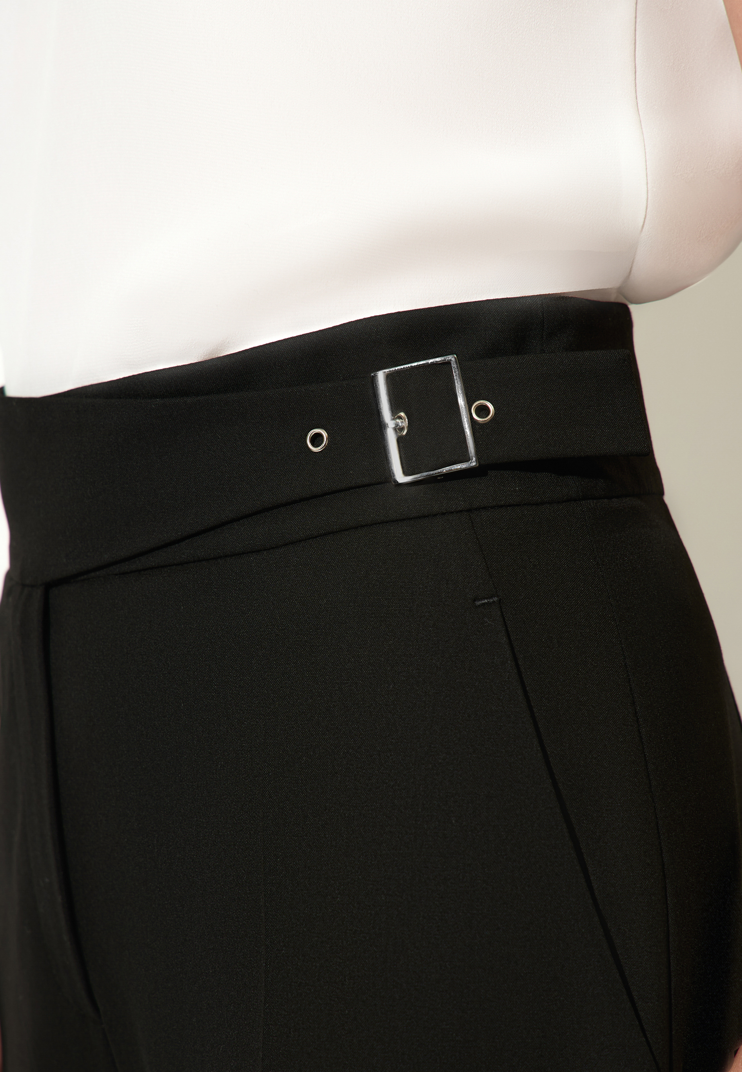 Trousers VASSA&Co, пол female, цвет black, фото №3