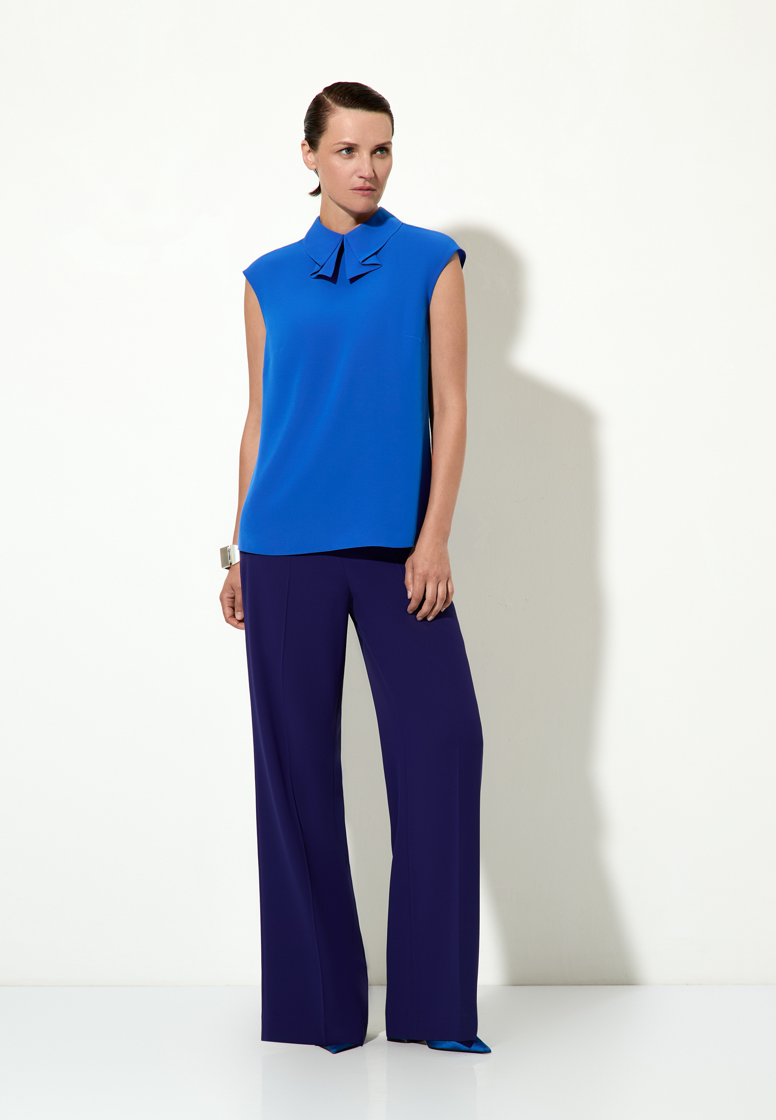 Блузка с оригинальным воротником VASSA&Co, пол женский, цвет синий, фото №2