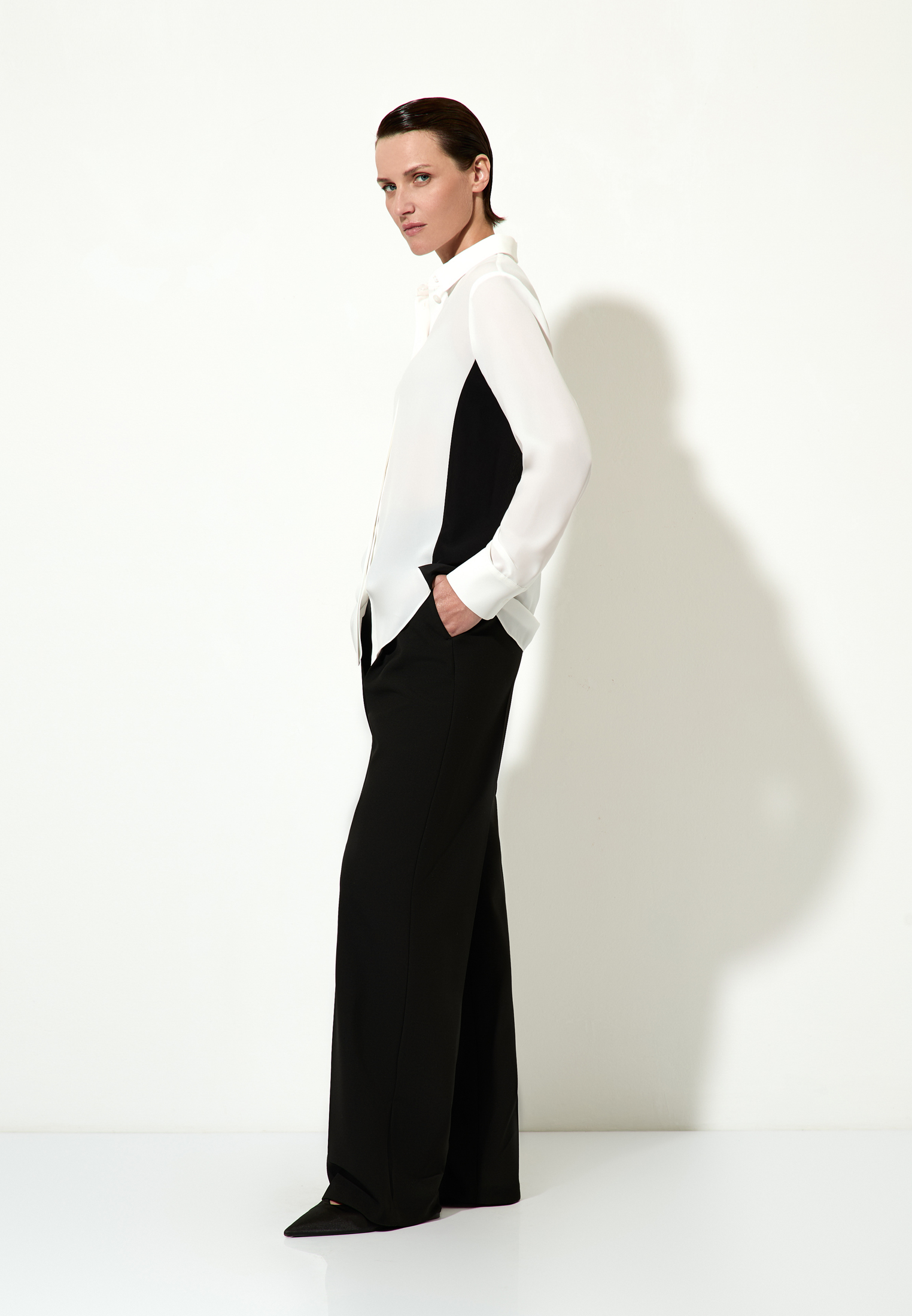 Блузка с контрастными вставками VASSA&Co, пол женский, цвет белый, фото №3