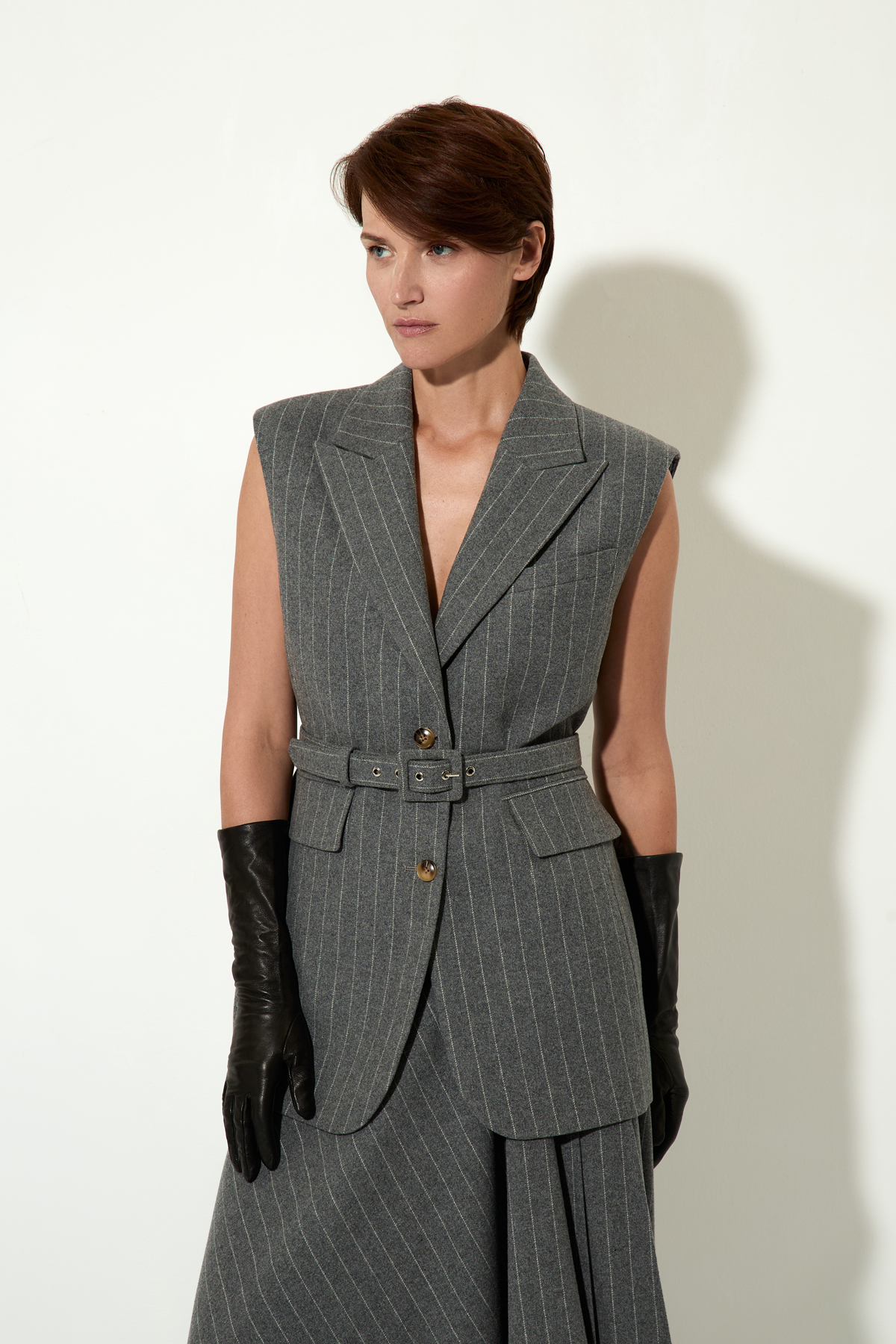 Жилет полушерстяной с поясом VASSA CODE, пол женский, цвет серый, фото №2