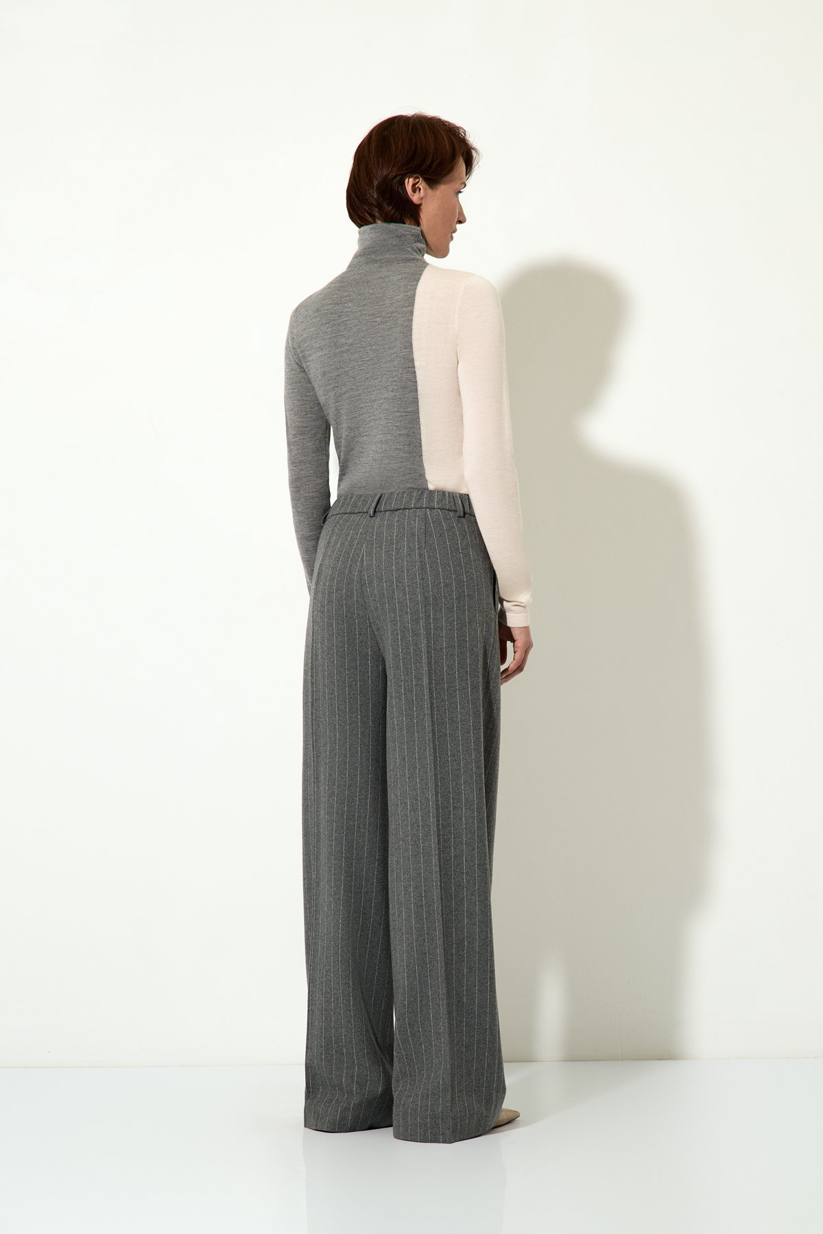 Брюки женские VASSA&Co, пол женский, цвет серый, фото №4