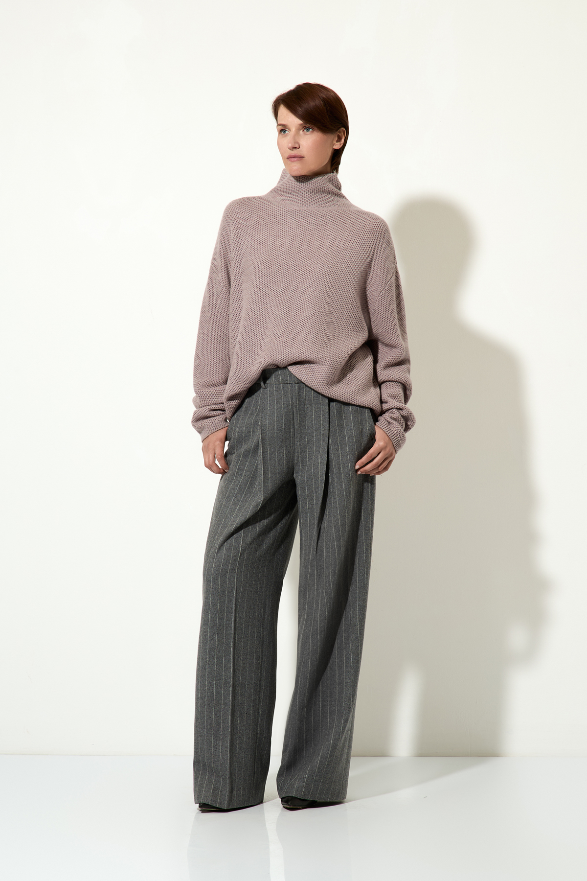 Брюки женские VASSA&Co, пол женский, цвет серый, фото №5