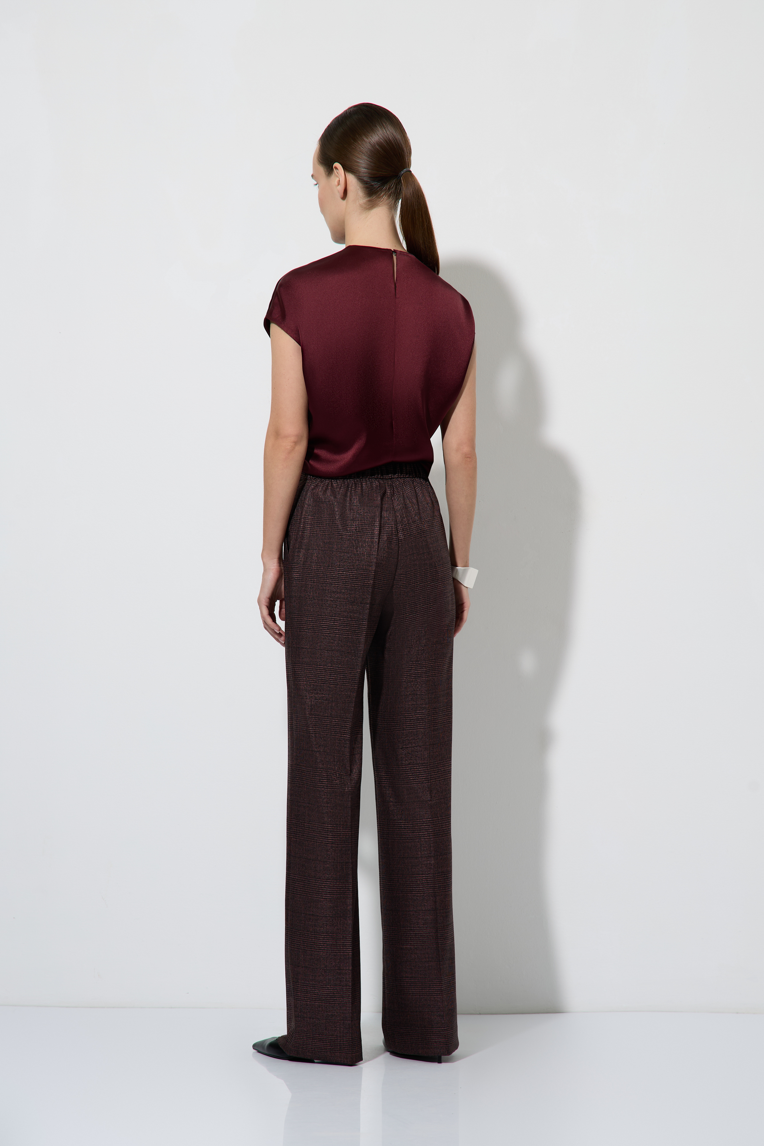 Брюки со стрелками VASSA&Co, пол женский, цвет бордовый, фото №7
