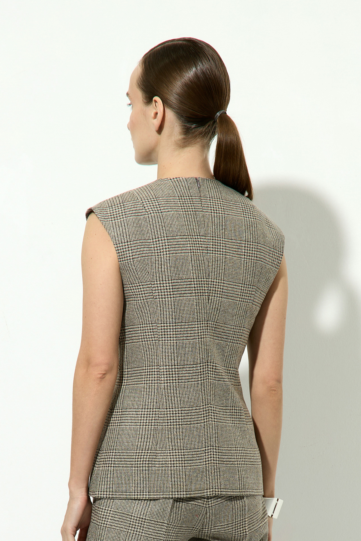 Жилет с акцентной деталью VASSA&Co, пол female, цвет brown, фото №4