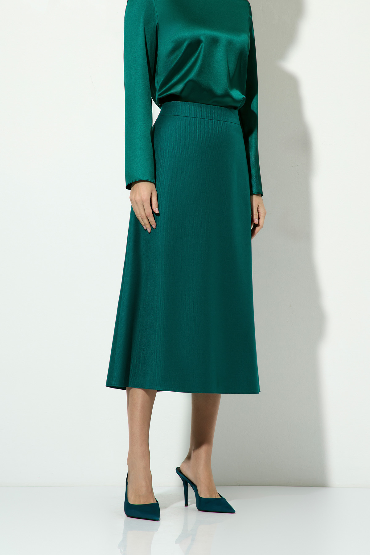 Юбка изумрудного цвета VASSA&Co, пол женский, цвет зеленый, фото №2