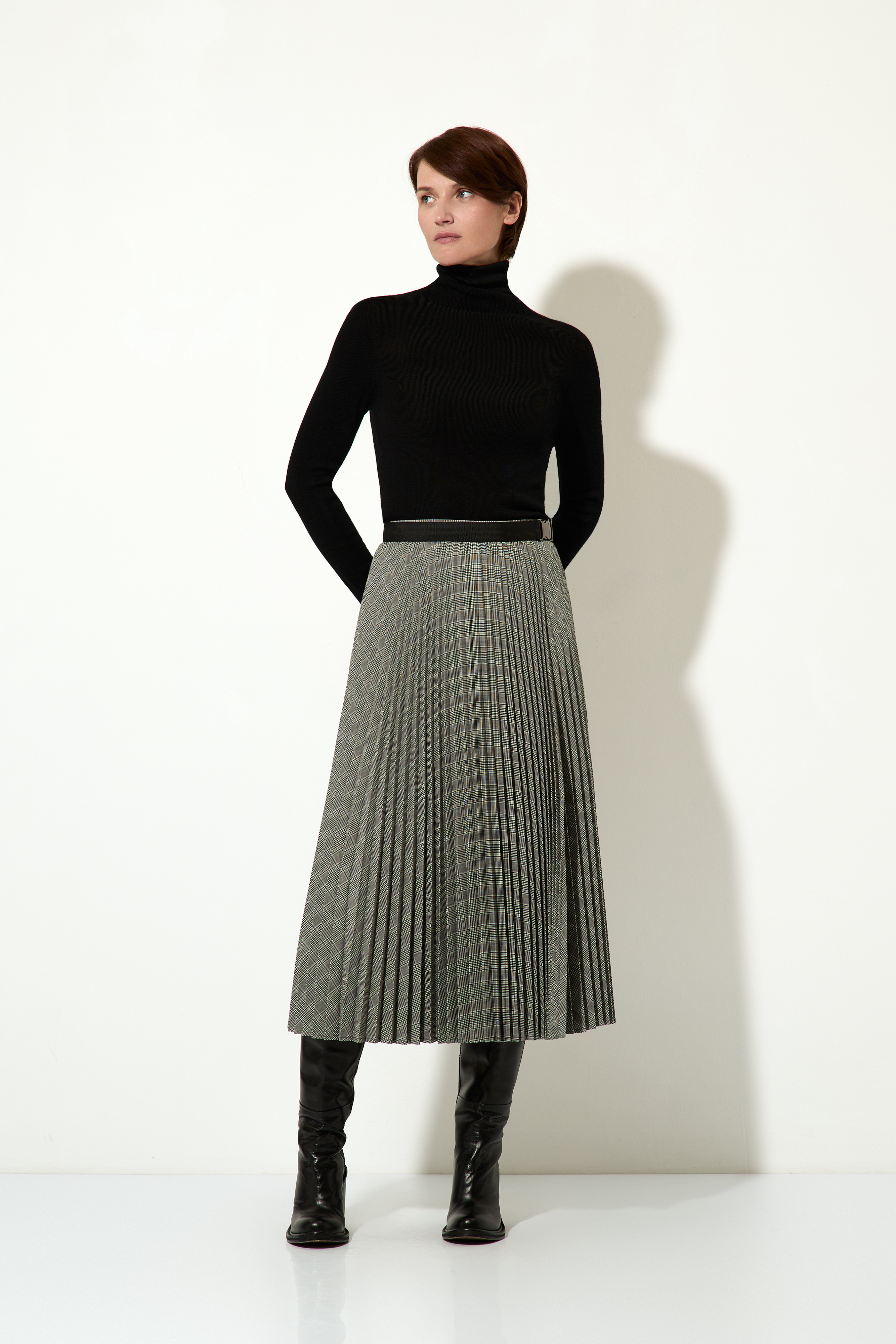 Водолазка из шерсти мериноса VASSA CODE, пол женский, цвет черный, фото №3