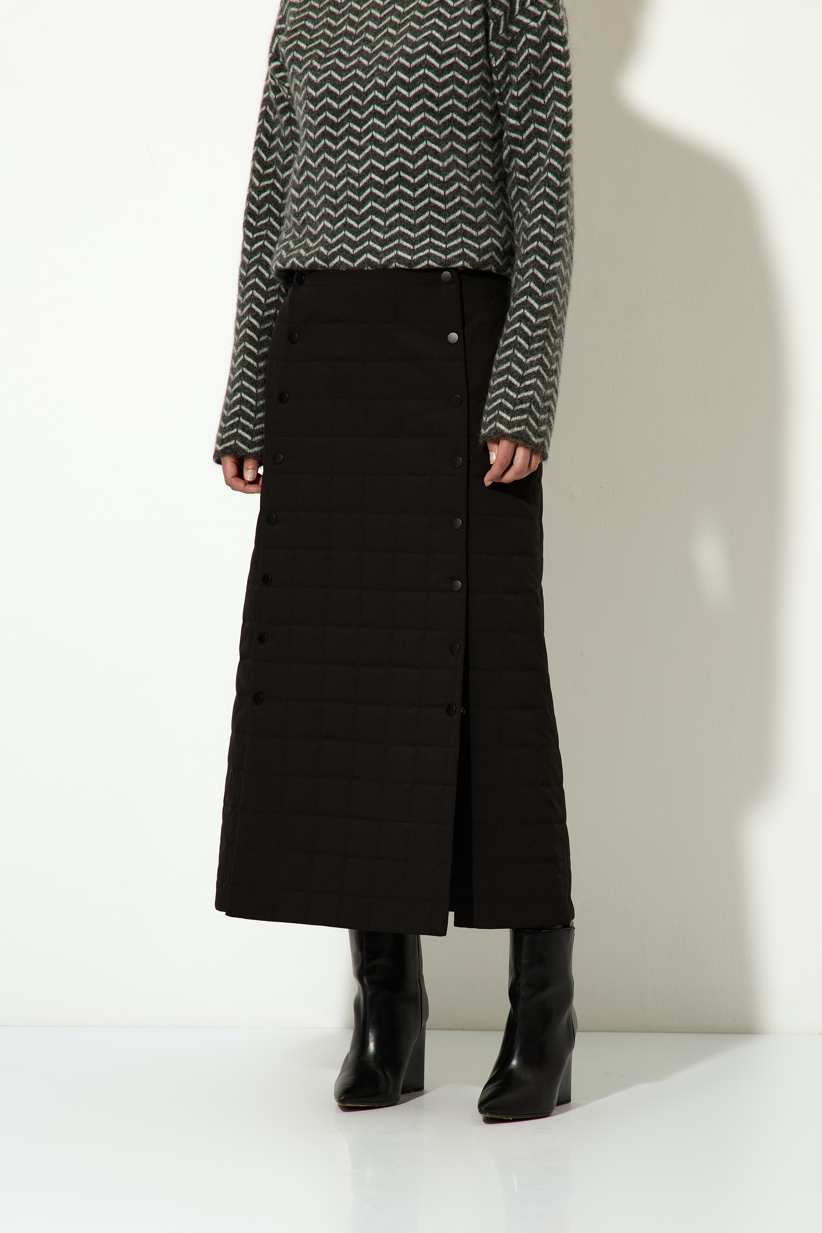 Юбка черная VASSA CODE, пол женский, цвет черный, фото №2