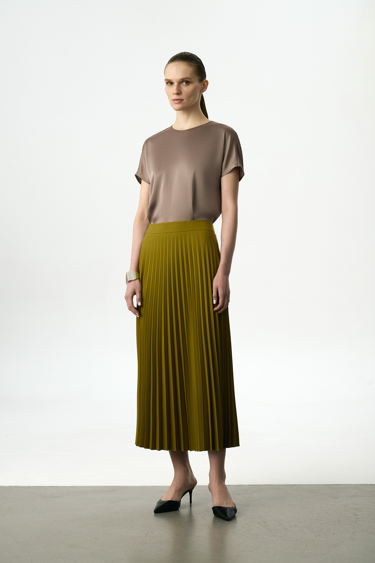 Юбка плиссированная VASSA&Co, пол женский, цвет хаки, фото №3